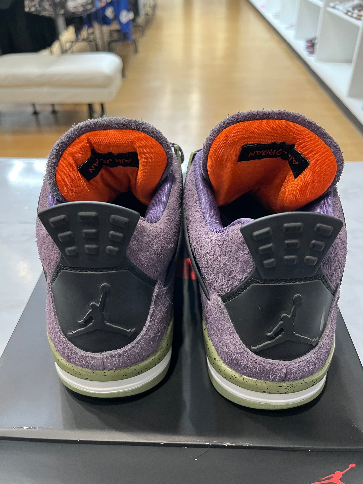 Wmns Jordan 4 Retro Canyon Purple PRE-OWNED