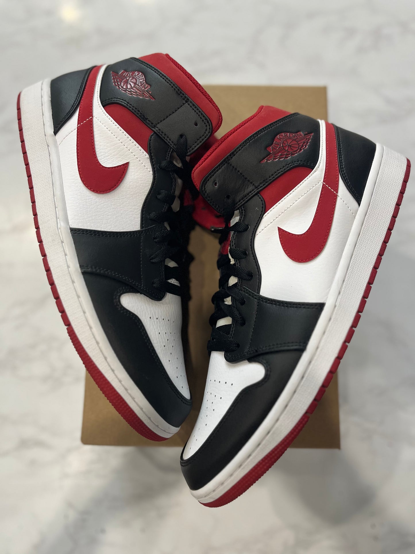 Jordan 1 Mid Black Gym Red PRE-OWNED