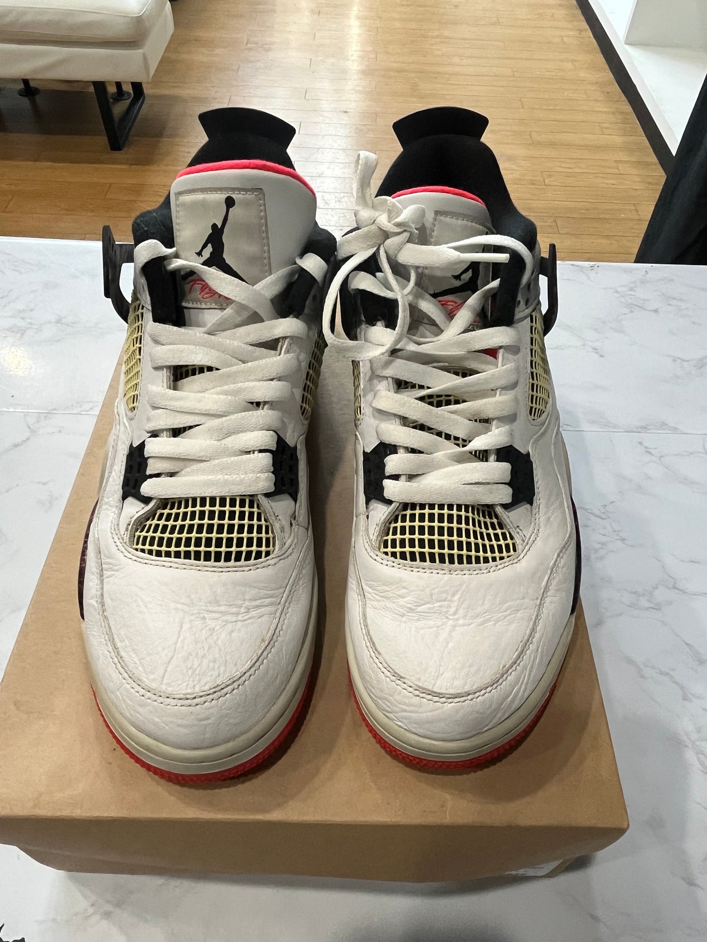 Jordan 4 Retro Pale Citron PRE-OWNED