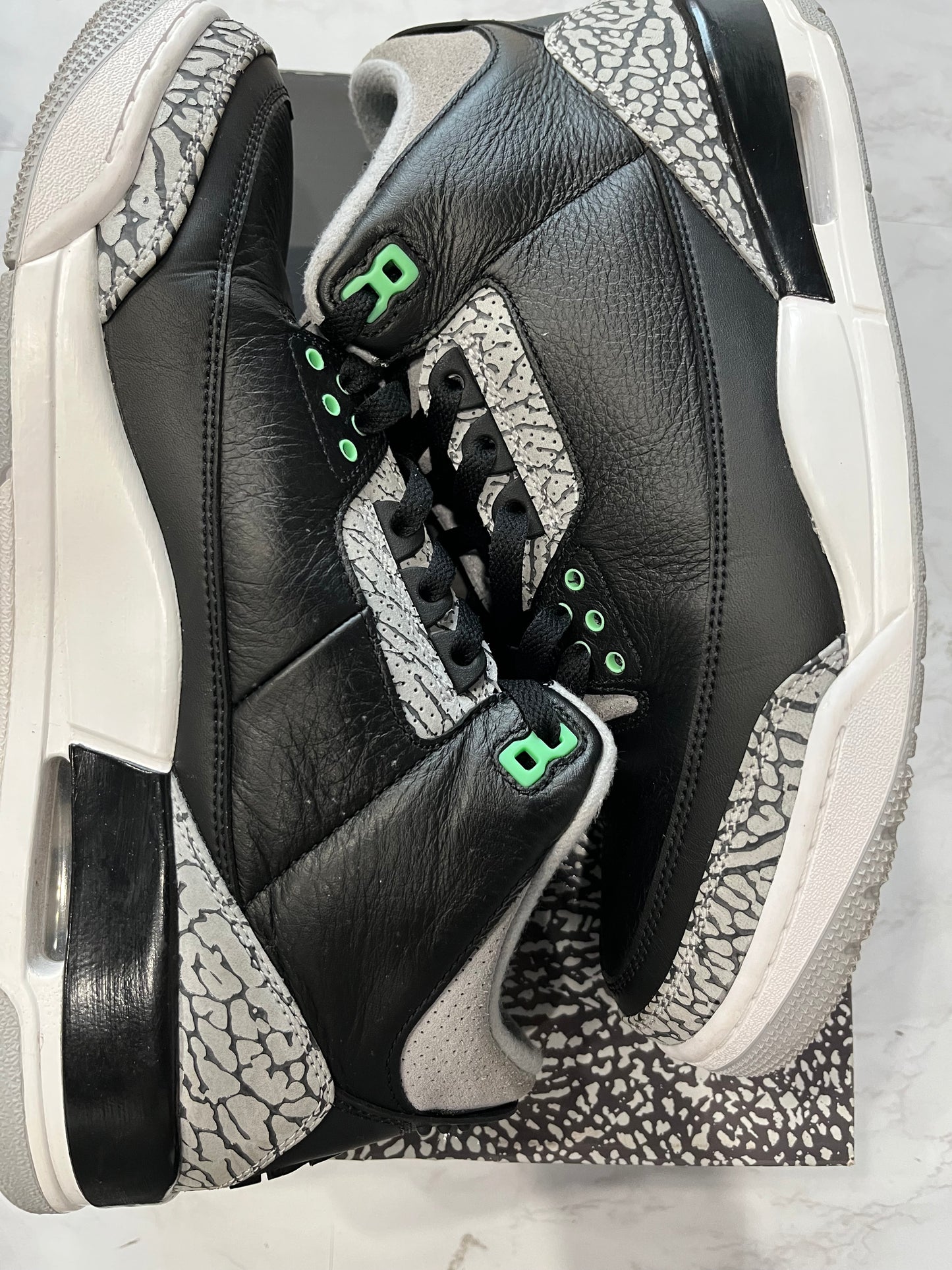 Jordan 3 Retro Green Glow PRE-OWNED