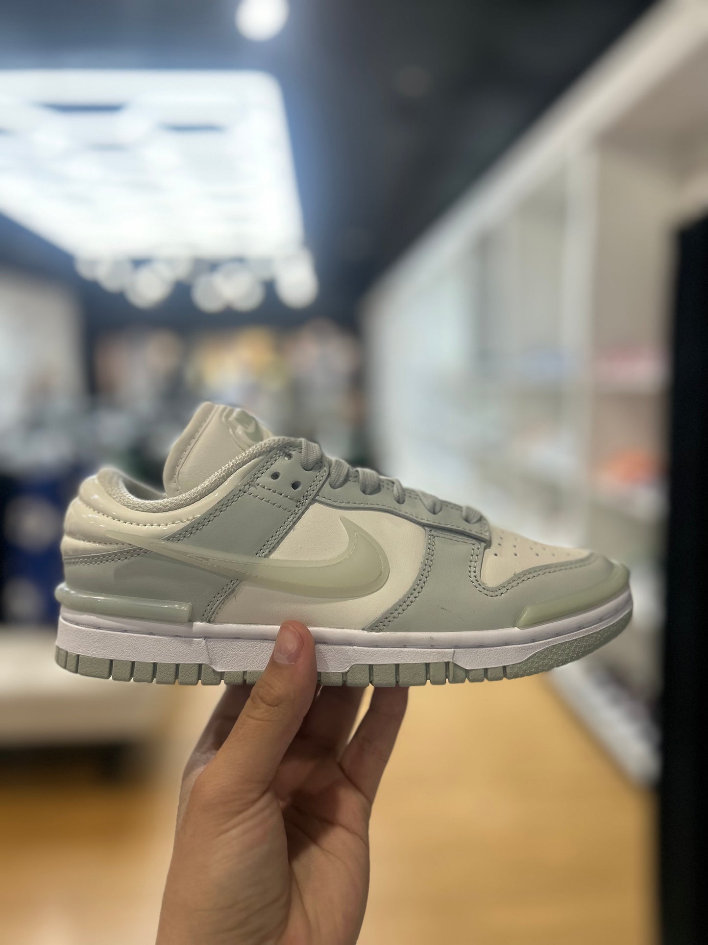 Wmns Dunk Low Twist Light Silver Pre Owned