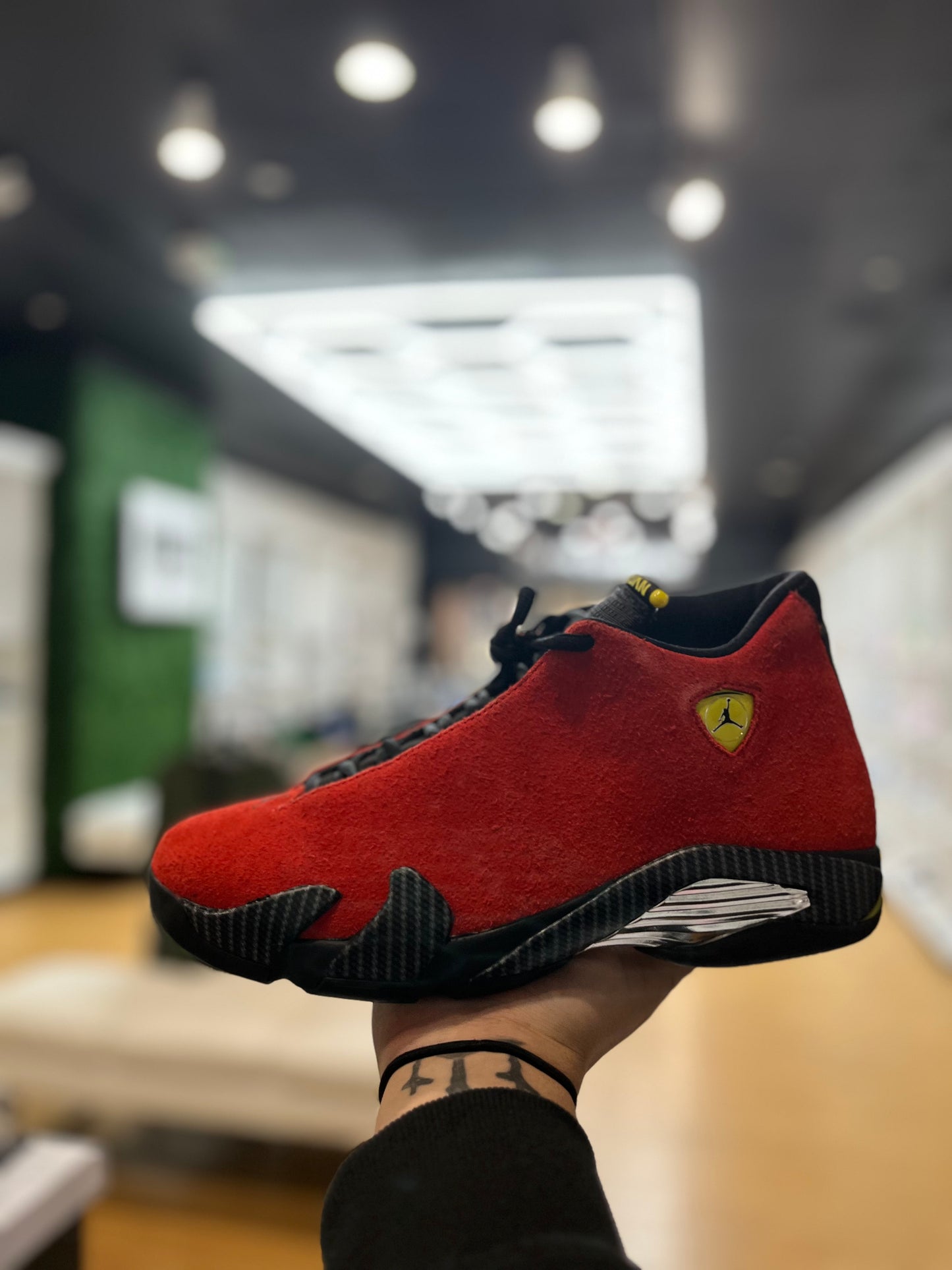 Jordan 11 Retro Win Like 96 PRE-OWNED