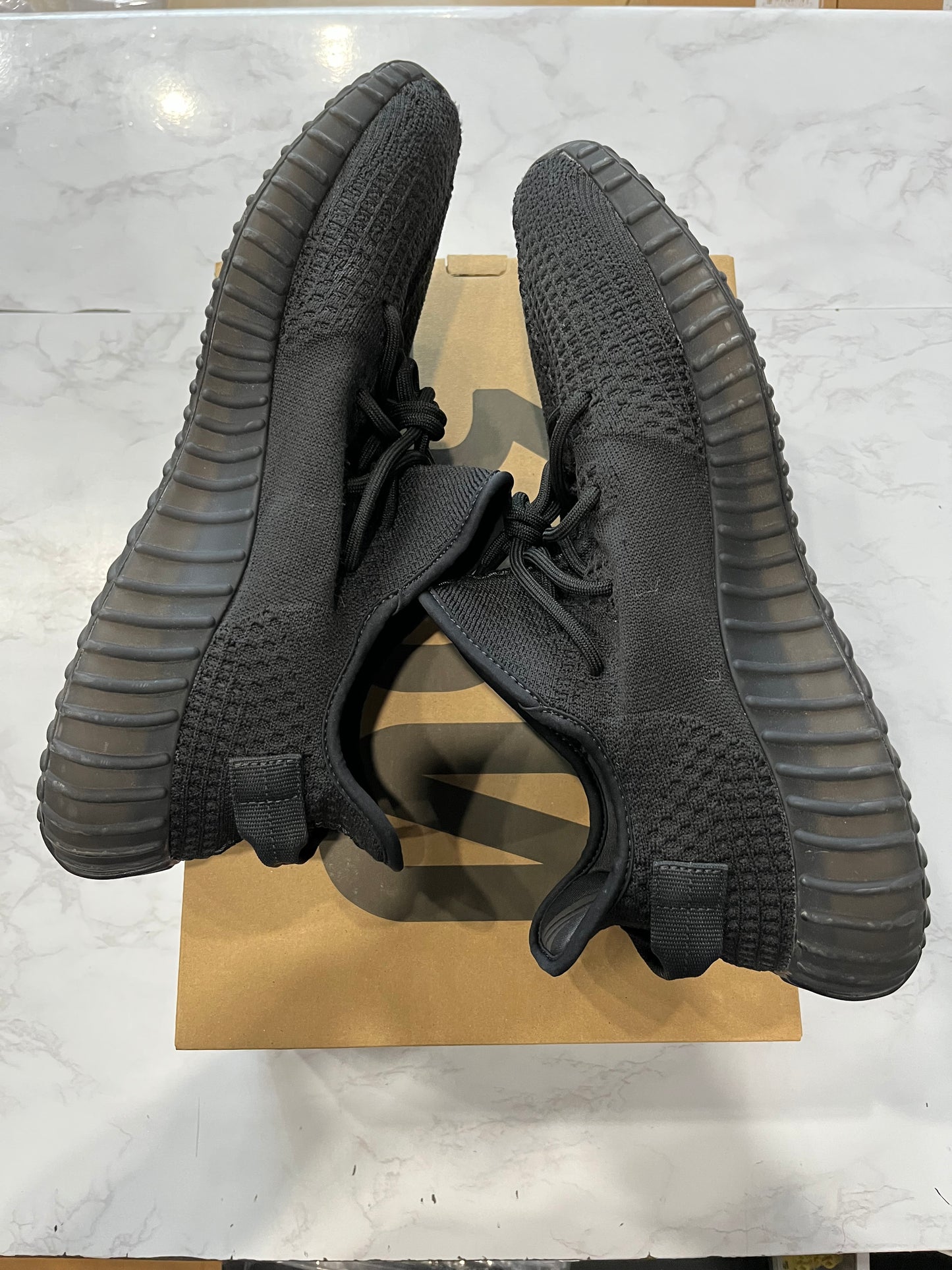 Yeezy Boost 350 V2 Onyx PRE-OWNED