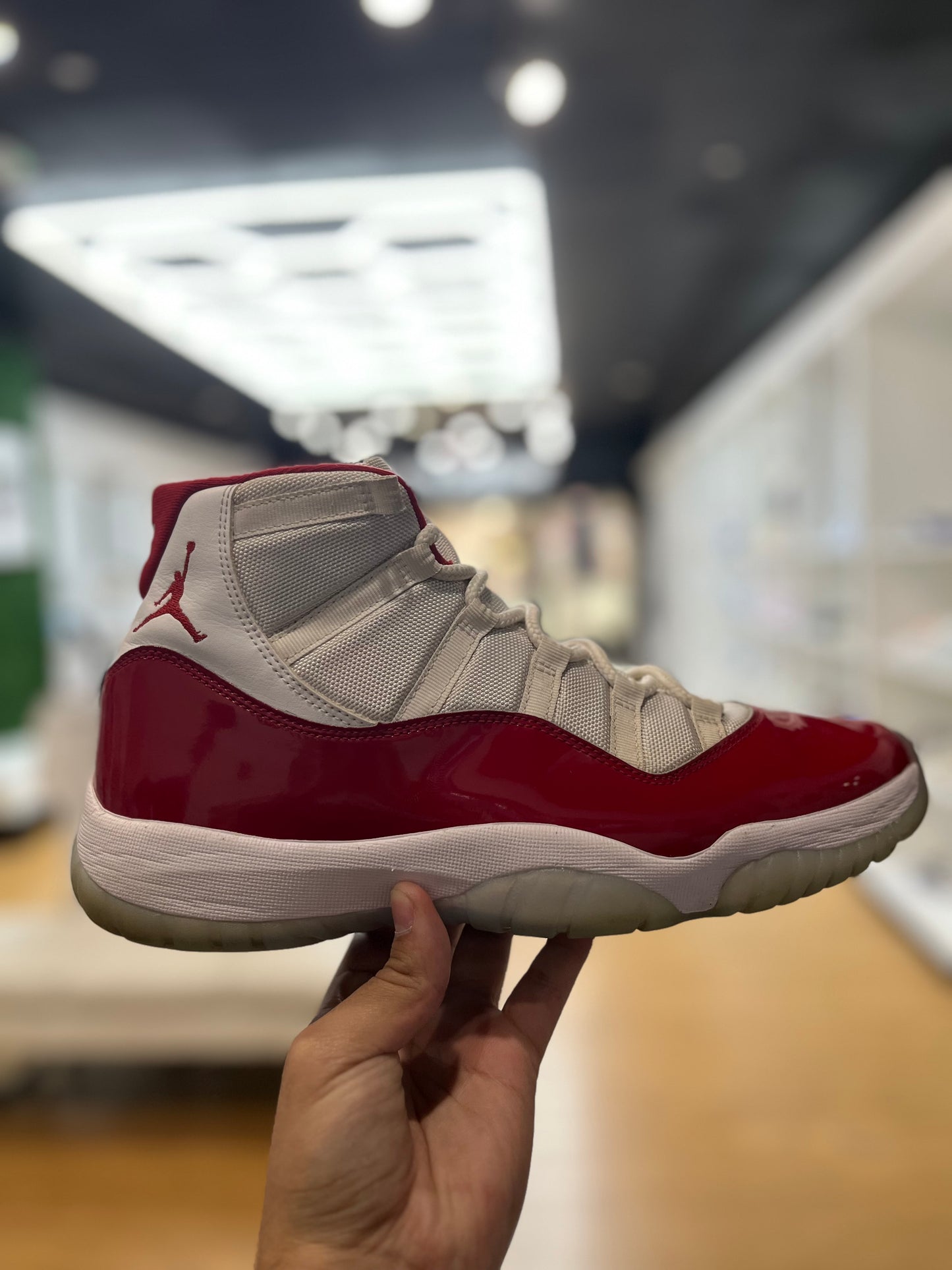 Jordan 11 Retro Cherry PRE-OWNED