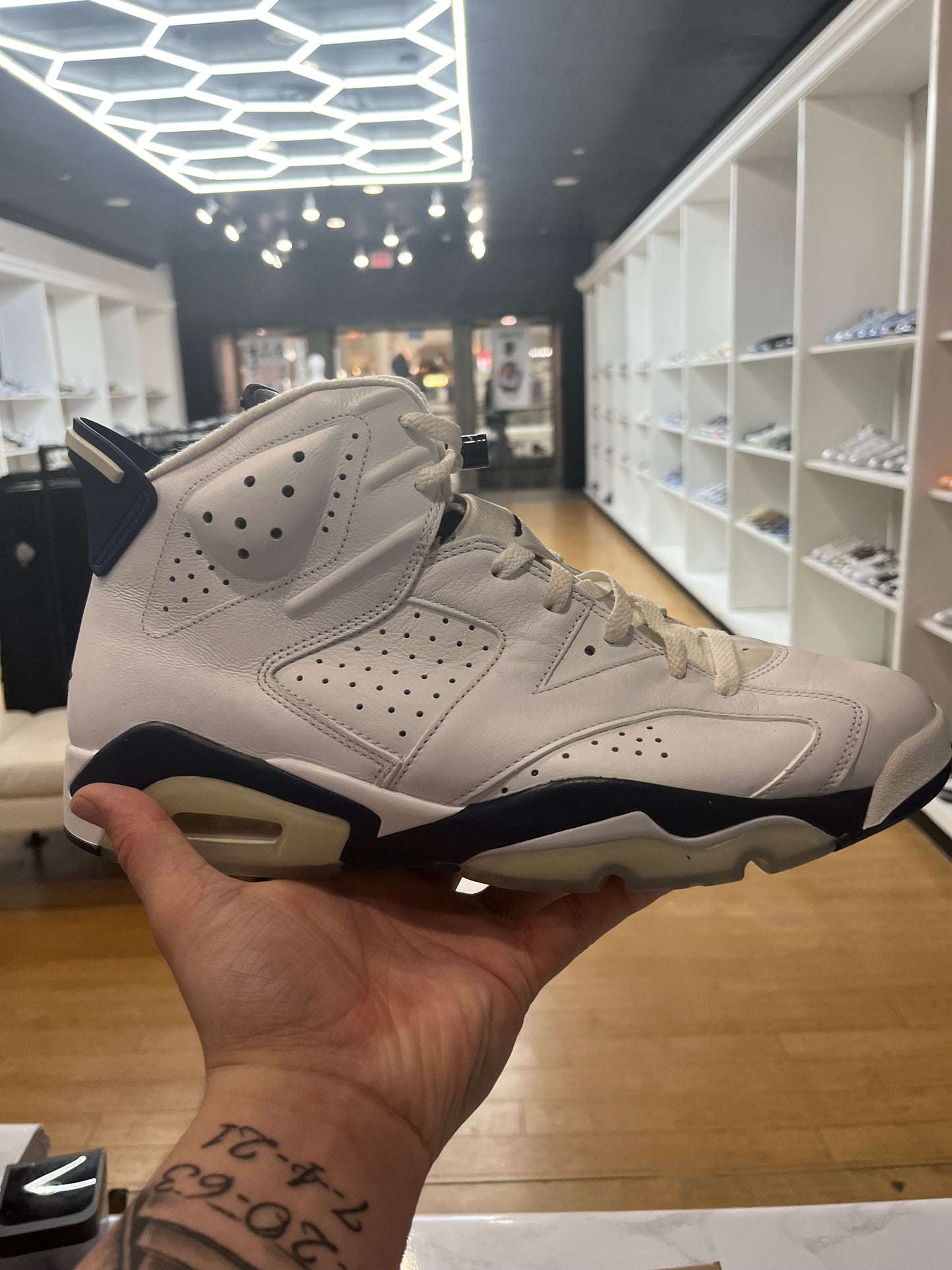 Air Jordan 6 Retro Midnight Navy 2022