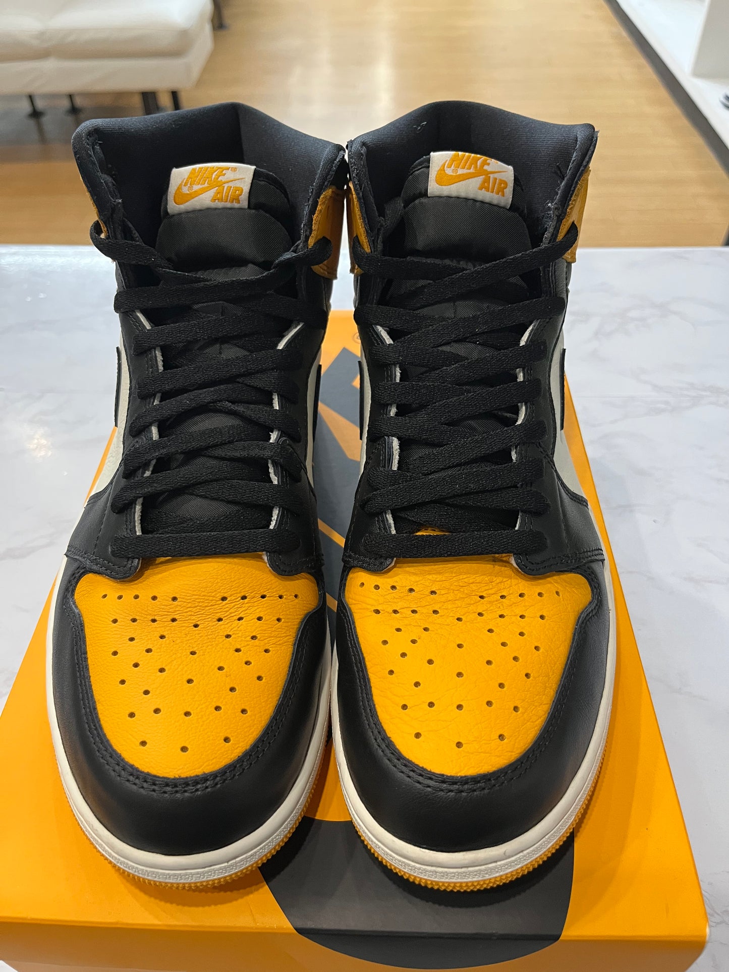 Jordan 1 Retro High OG Yellow Toe PRE-OWNED