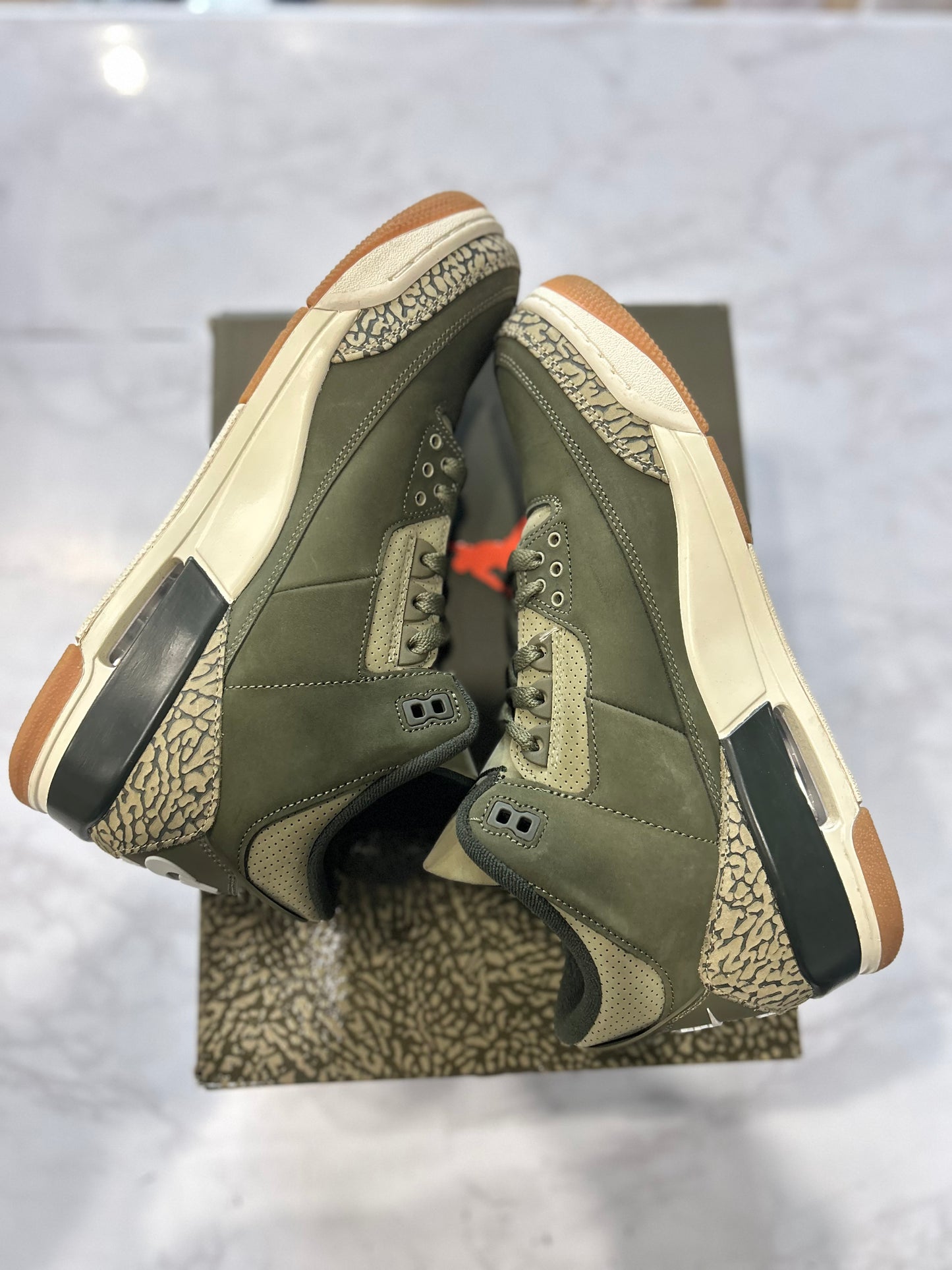 Jordan 3 Retro Family Affair PRE-OWNED