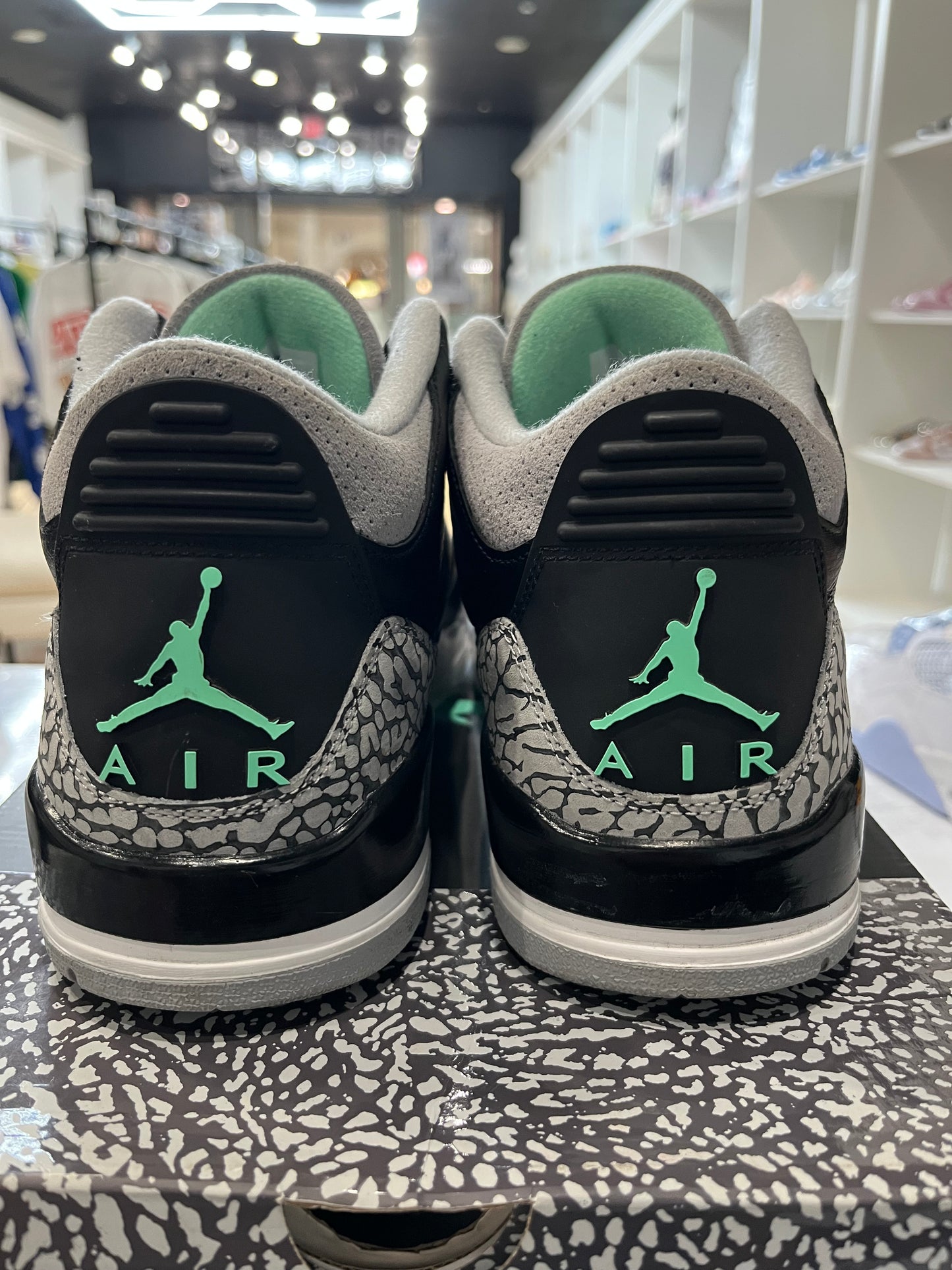 Jordan 3 Retro Green Glow PRE-OWNED