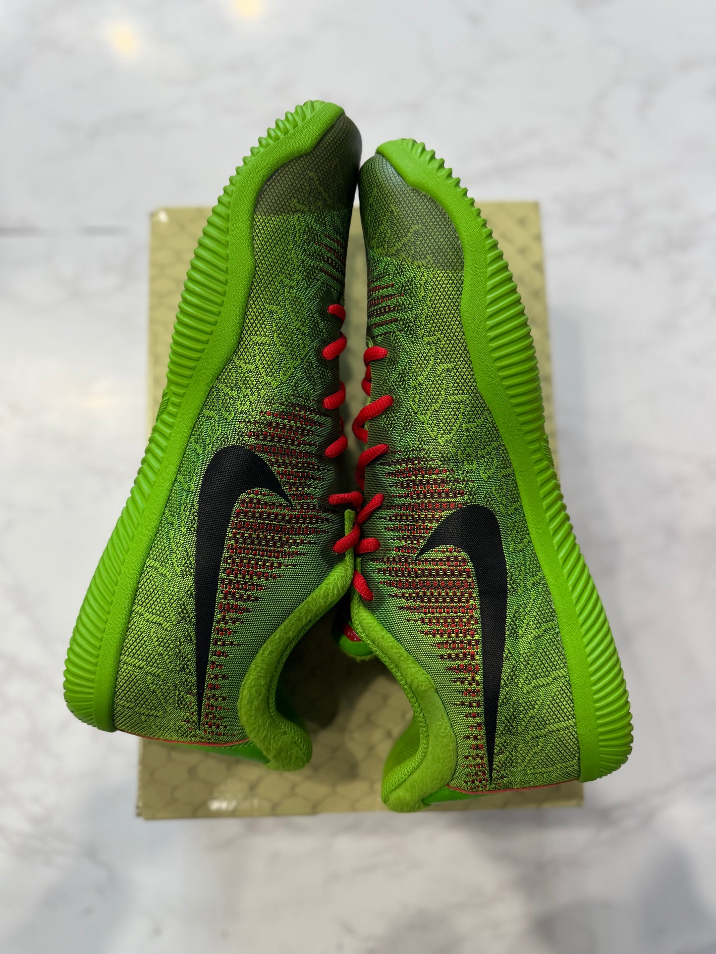 Mamba Rage Grinch PRE-OWNED