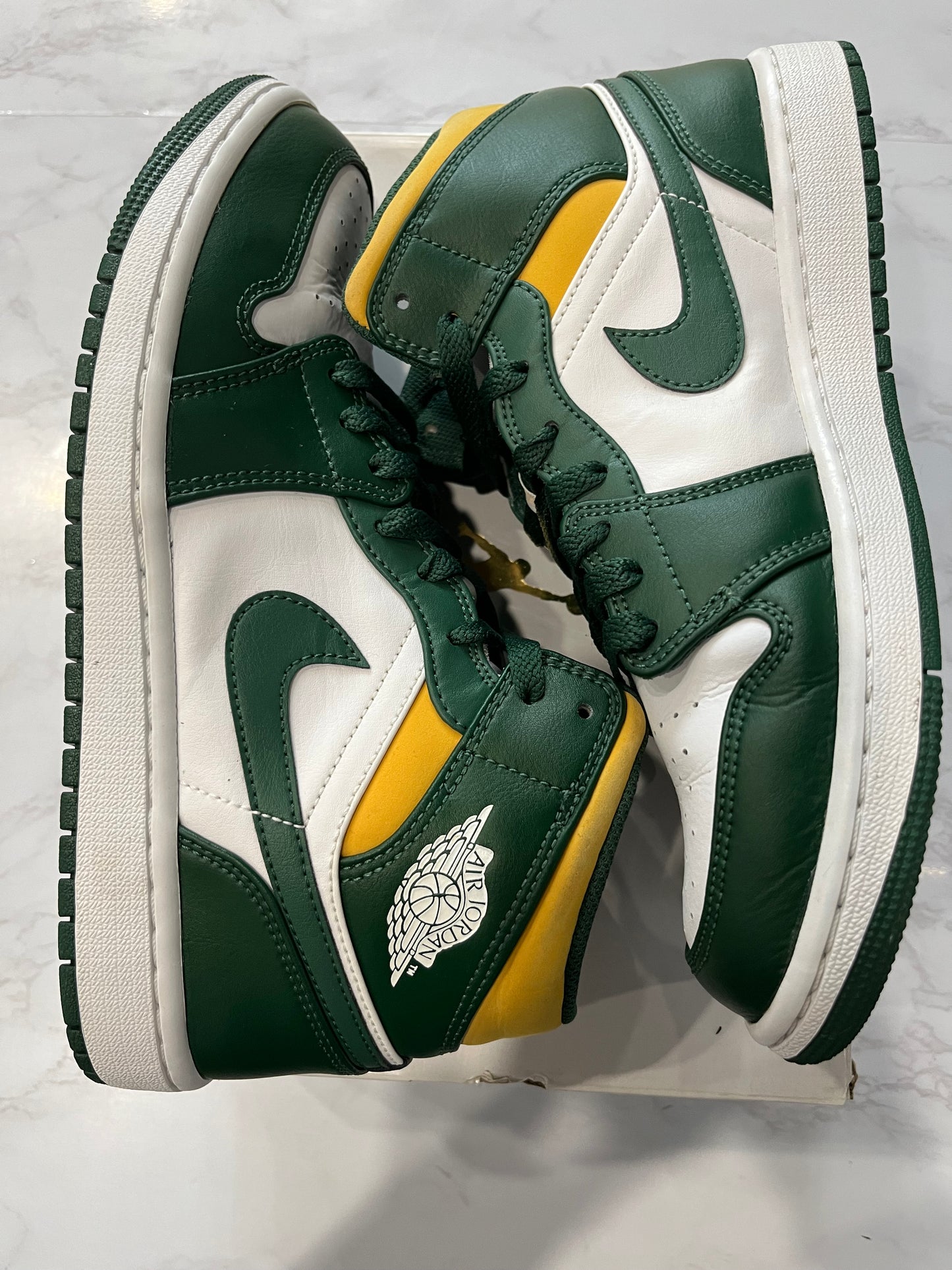 Jordan 1 Mid Sonics PRE-OWNED