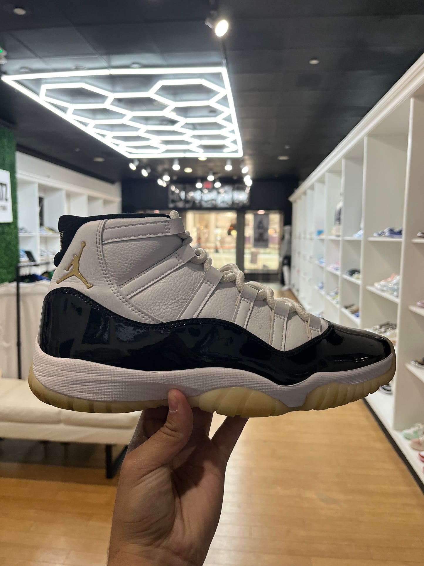 Jordan 11 Retro Gratitude / Defining Moments PRE-OWNED