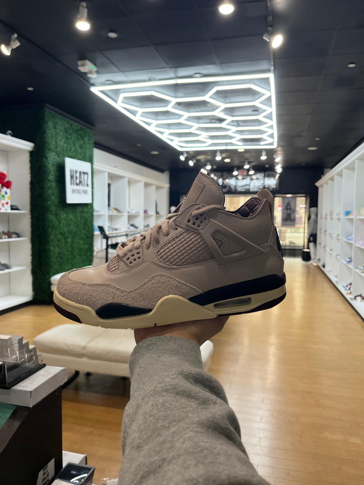 A Ma Maniere x Wmns Jordan 4 Retro Fossil Stone PRE OWNED