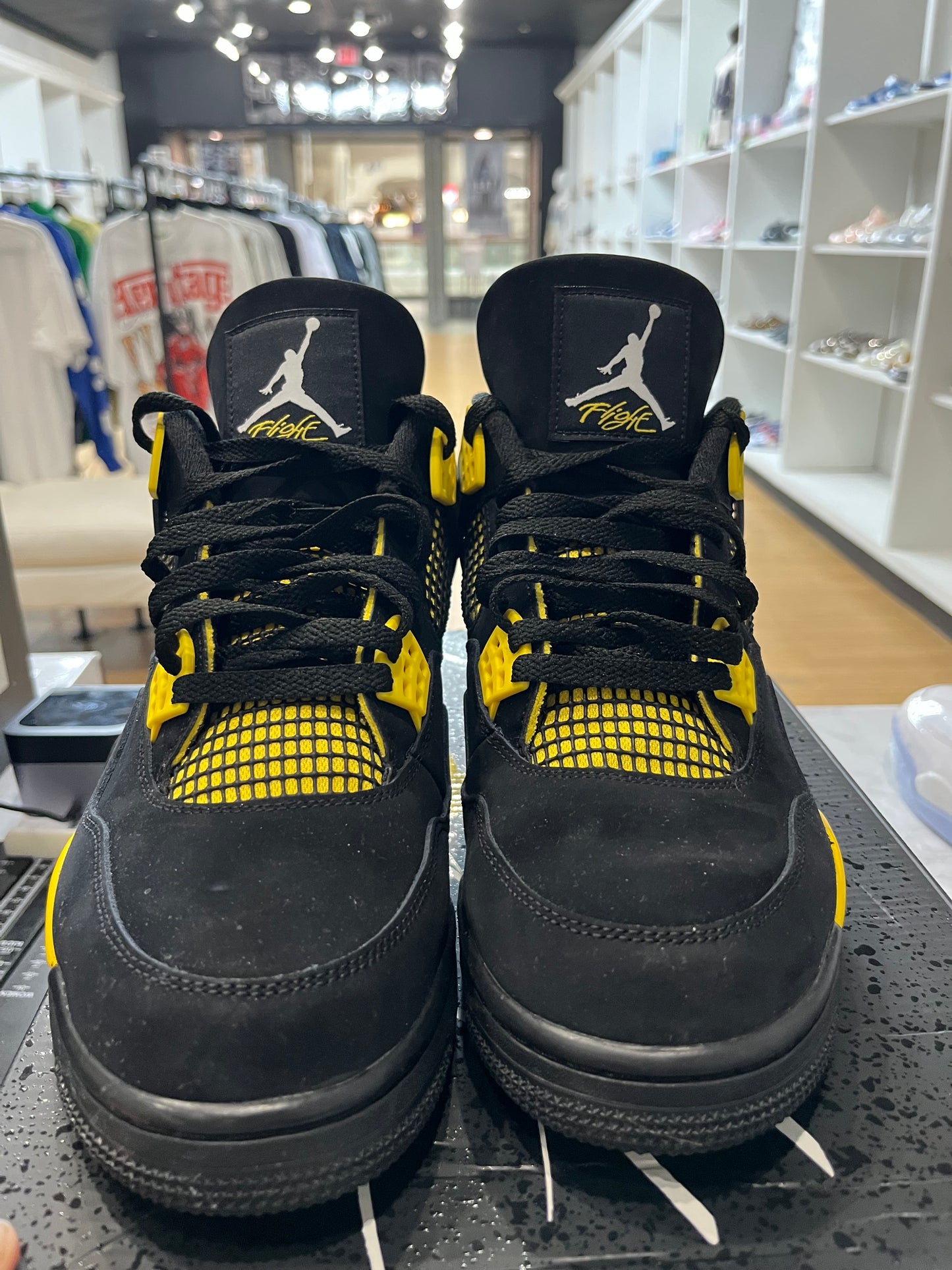 Jordan 4 Retro Thunder 2023 PRE-OWNED