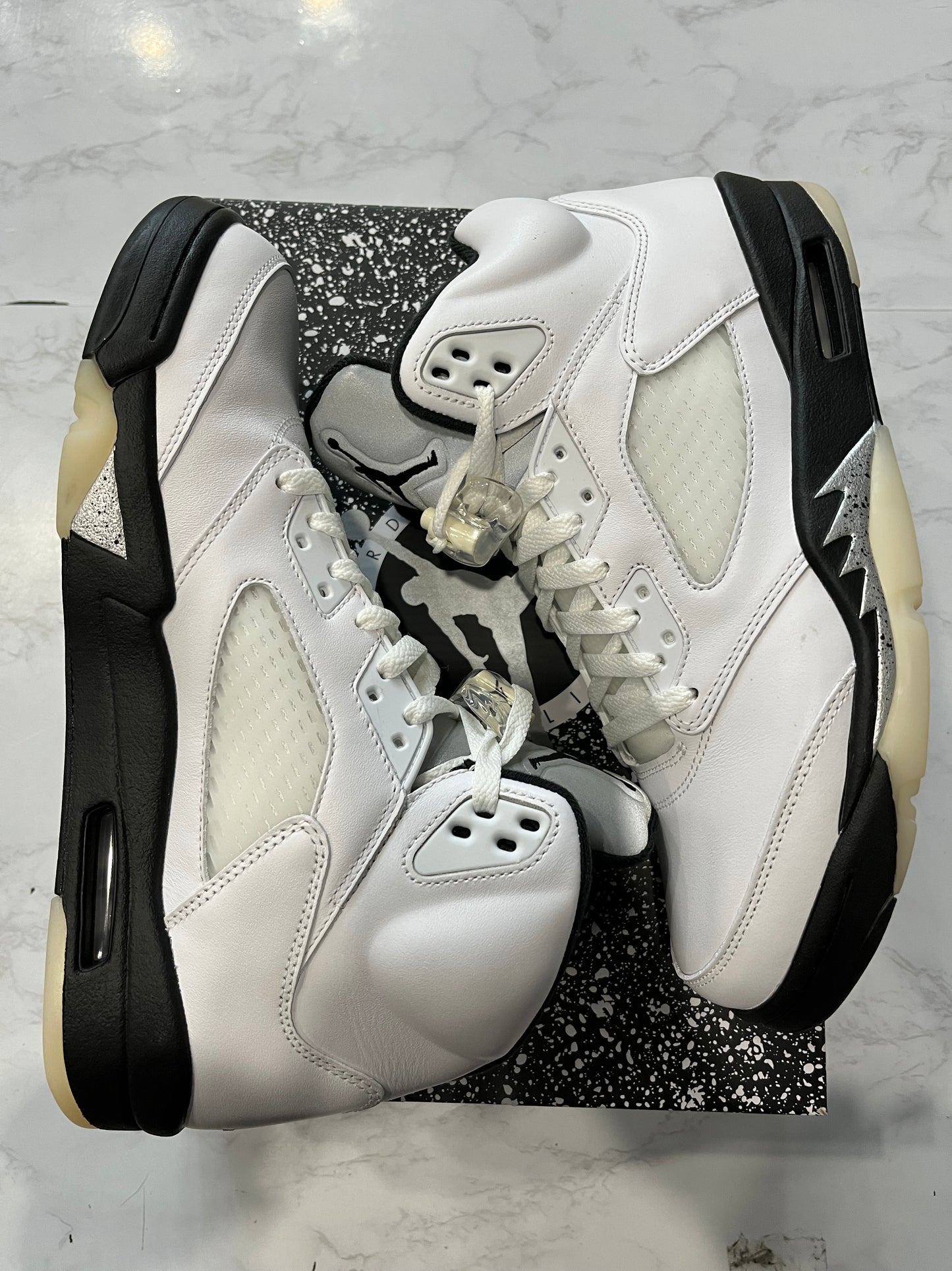 Jordan 5 Retro White Black PRE-OWNED