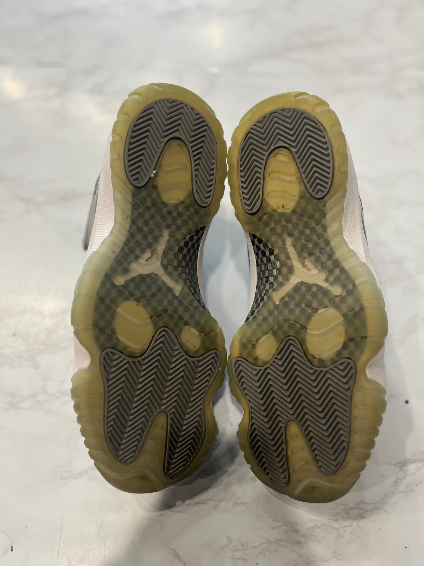 Jordan 11 Low Cool Grey PRE-OWNED