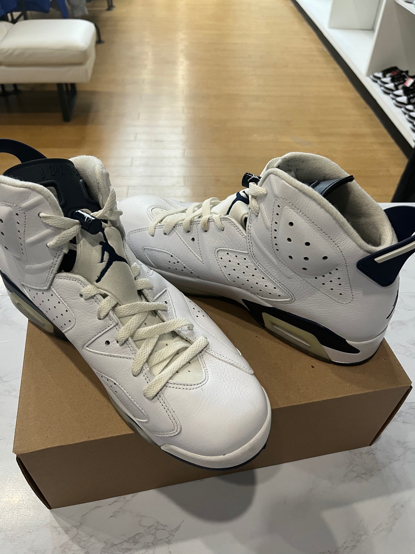 Air Jordan 6 Retro Midnight Navy 2022