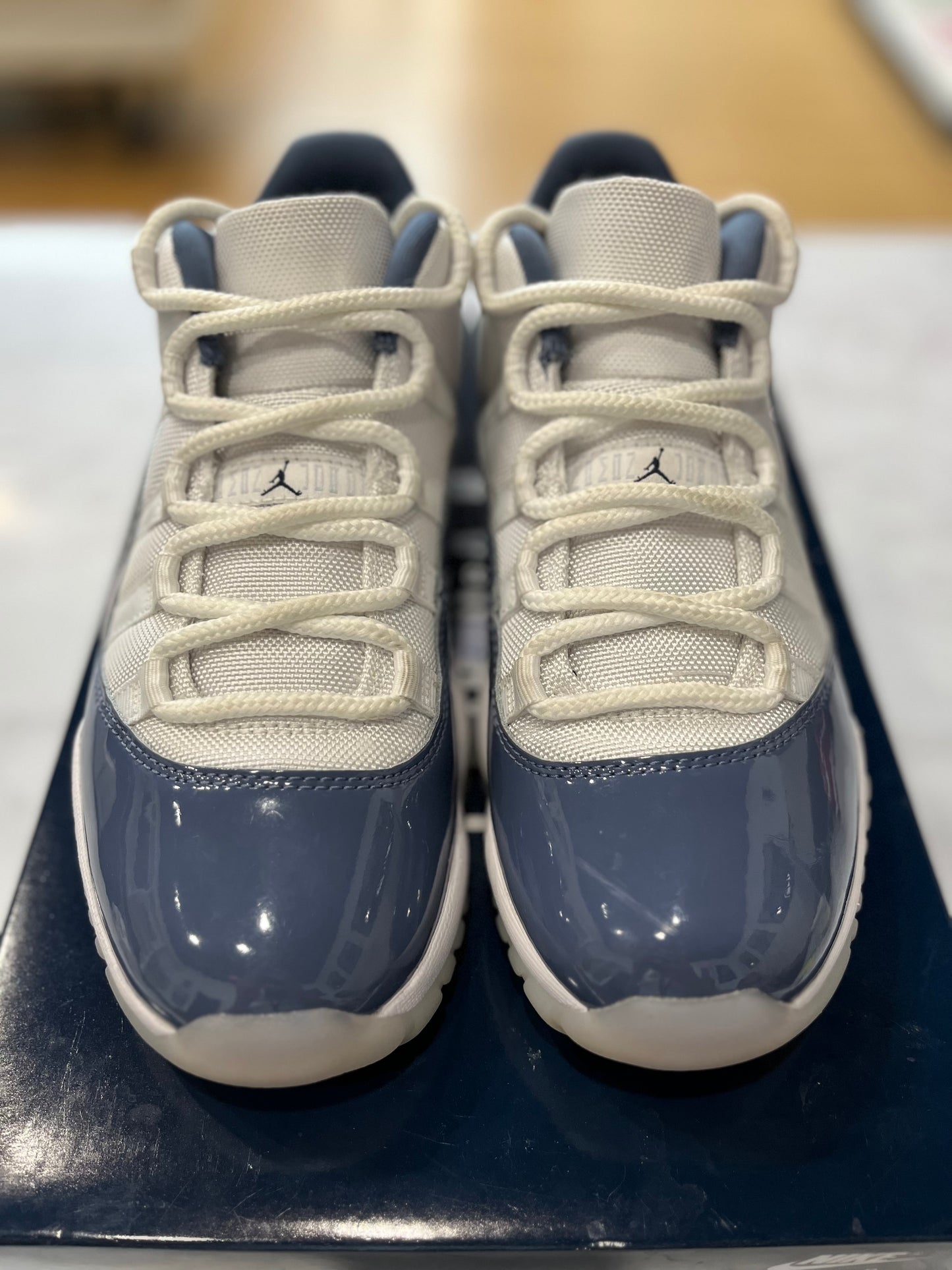 Jordan 11 Retro Low Diffused Blue PRE-OWNED