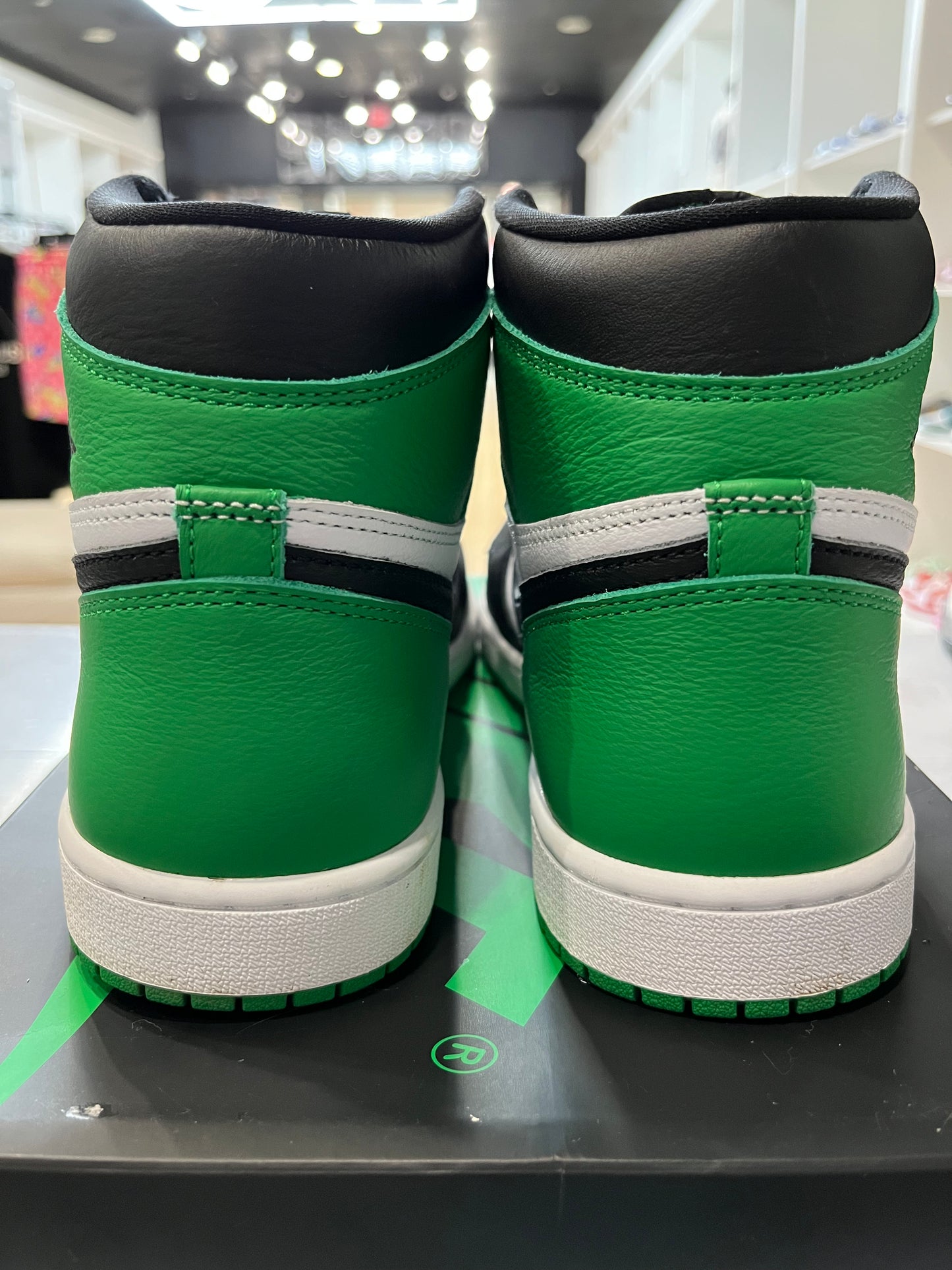 Jordan 1 Retro High OG Lucky Green PRE-OWNED