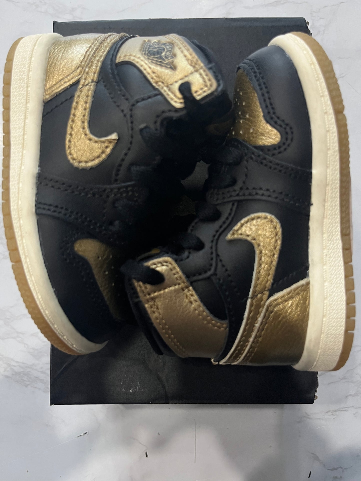 Jordan 1 Retro High OG TD Black Metallic Gold PRE-OWNED