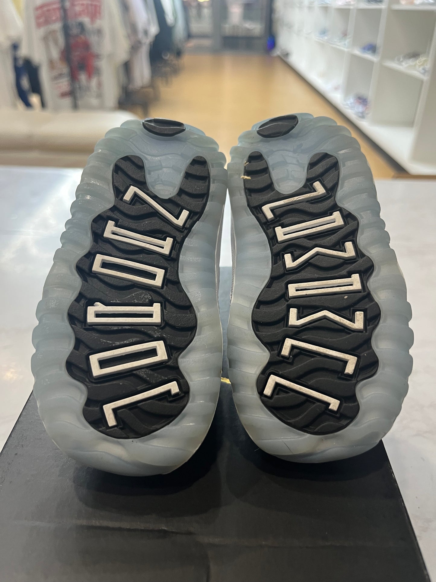 Jordan 11 Retro TD Columbia / Legend Blue 2024 PRE-OWNED