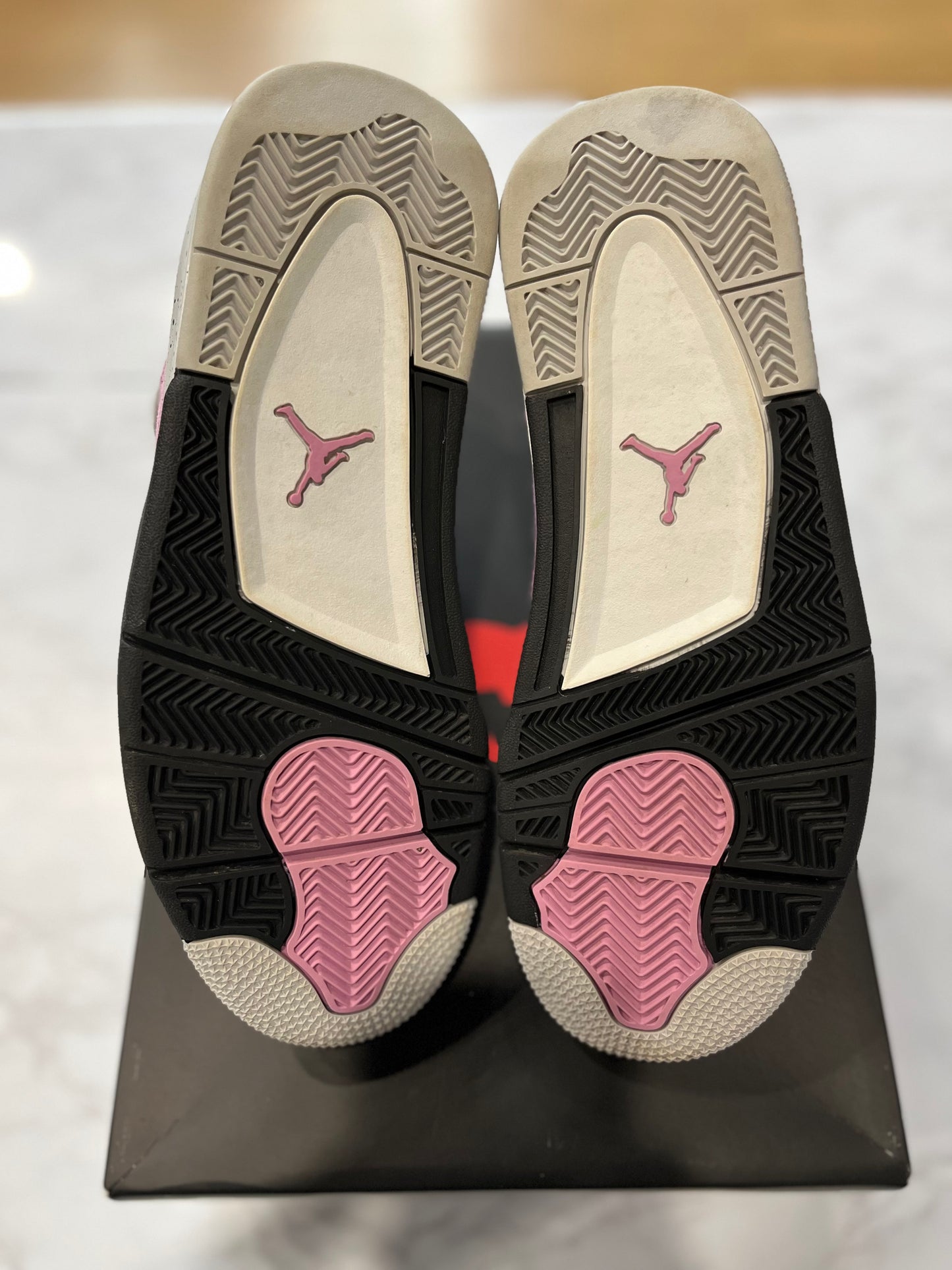 Wmns Jordan 4 Retro Orchid PRE-OWNED