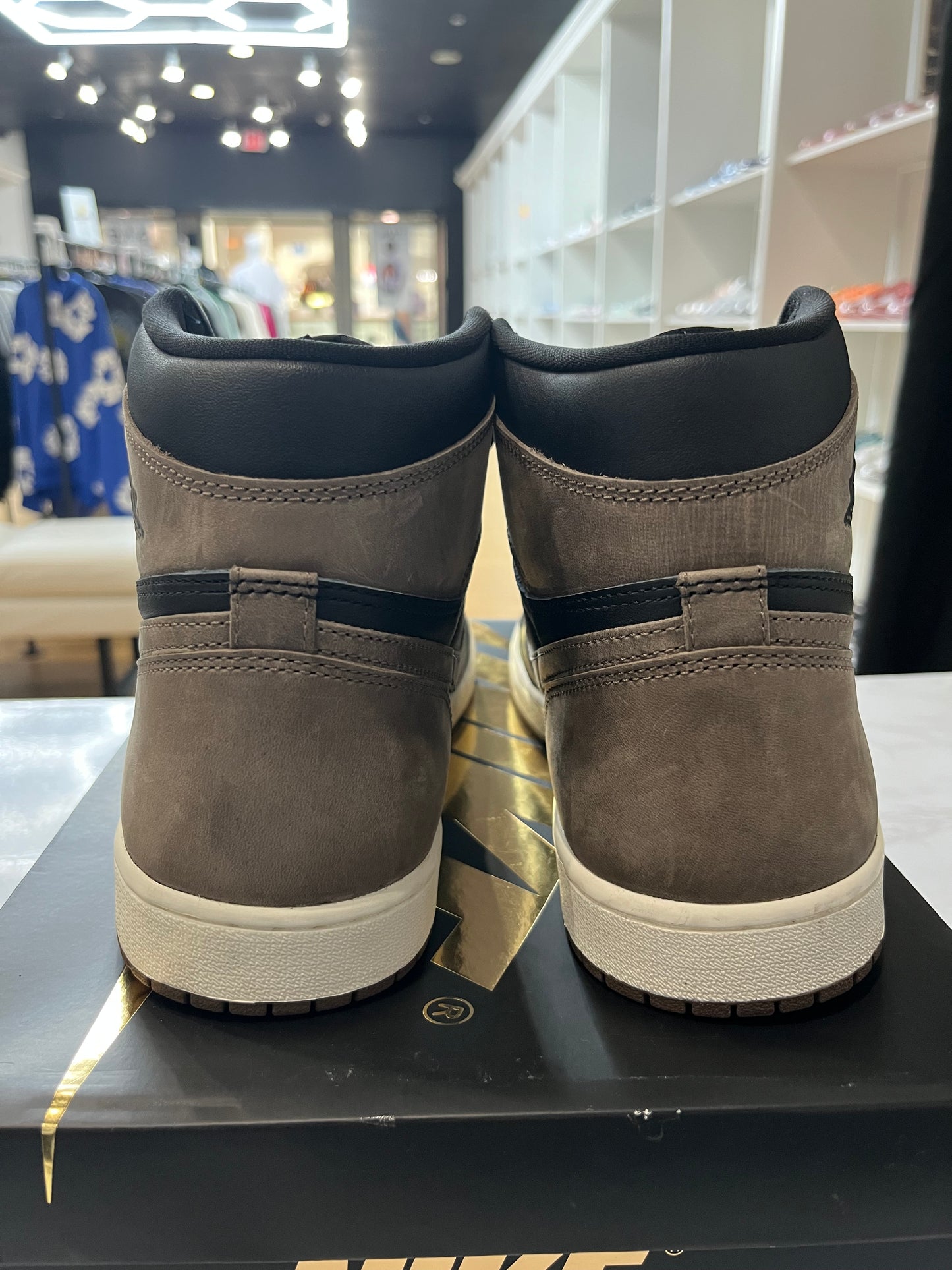 Jordan 1 Retro High OG Palomino PRE-OWNED