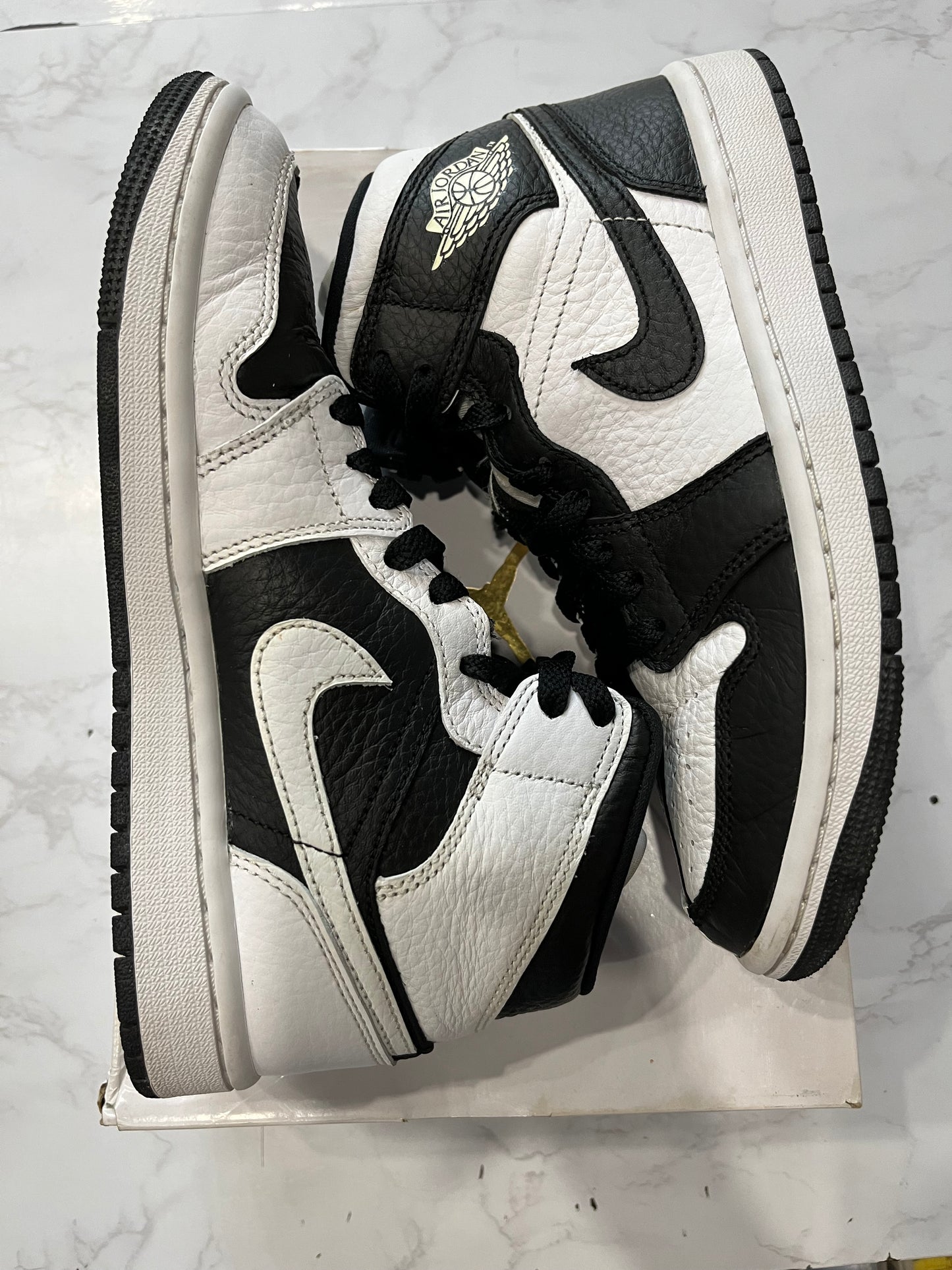 WMNS Jordan 1 Mid Homage PRE-OWNED