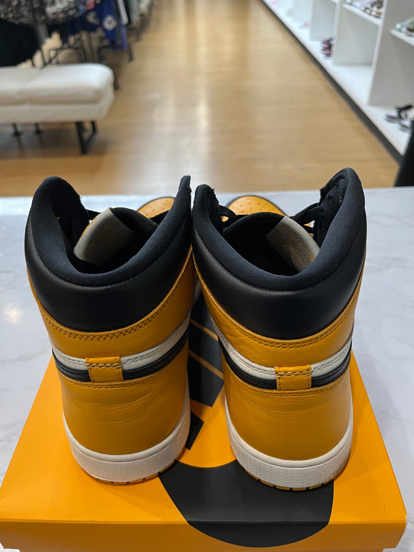 Jordan 1 Retro High OG Yellow Toe PRE-OWNED