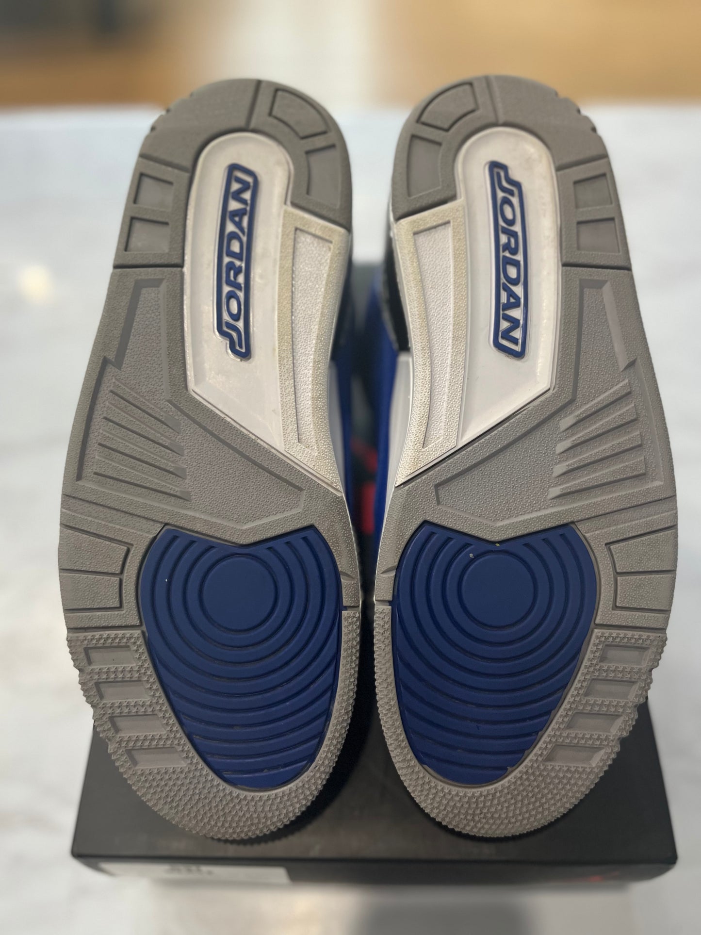 Jordan 3 Retro Varsity Royal PRE-OWNED