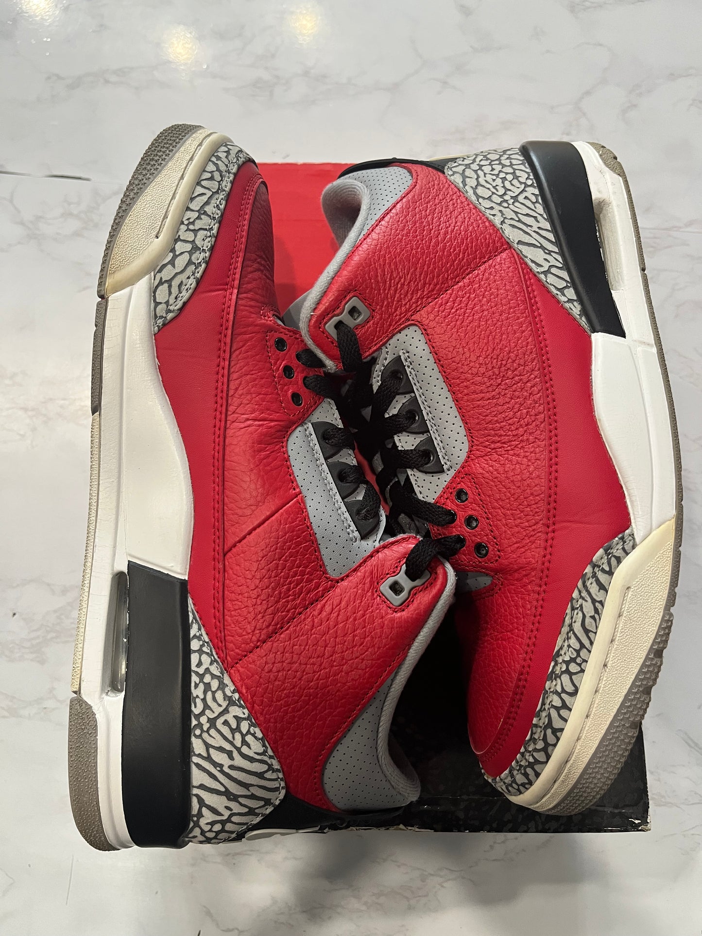 Jordan 3 Retro SE Unite PRE-OWNED