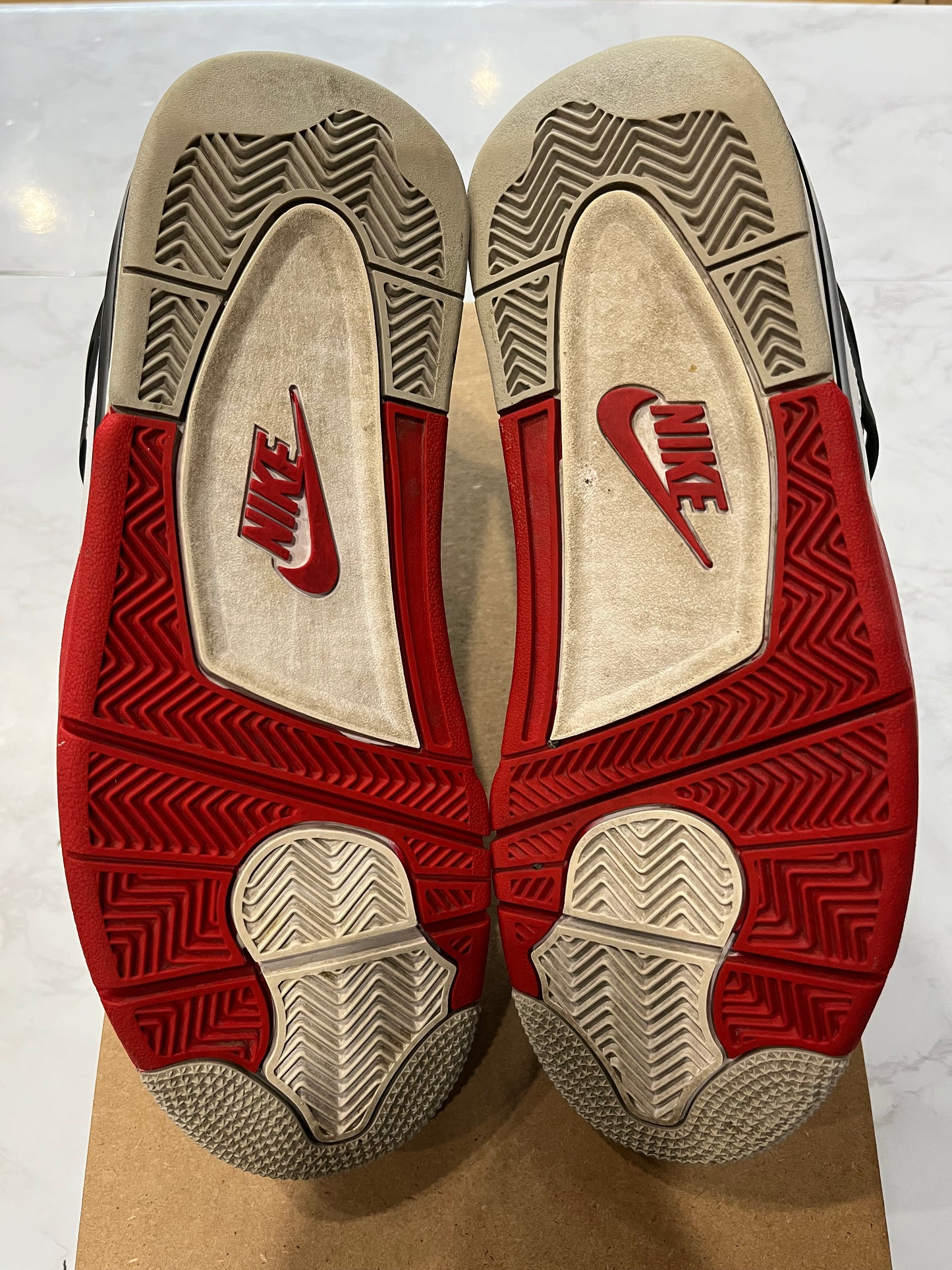 Jordan 4 Retro OG Fire Red 2020 PRE-OWNED