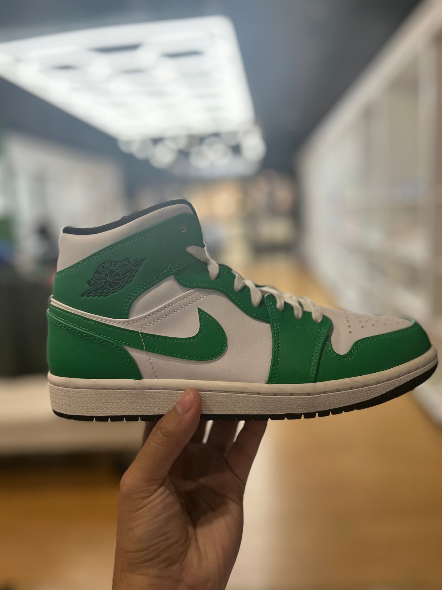 Jordan 1 Mid Lucky Green PRE-OWNED