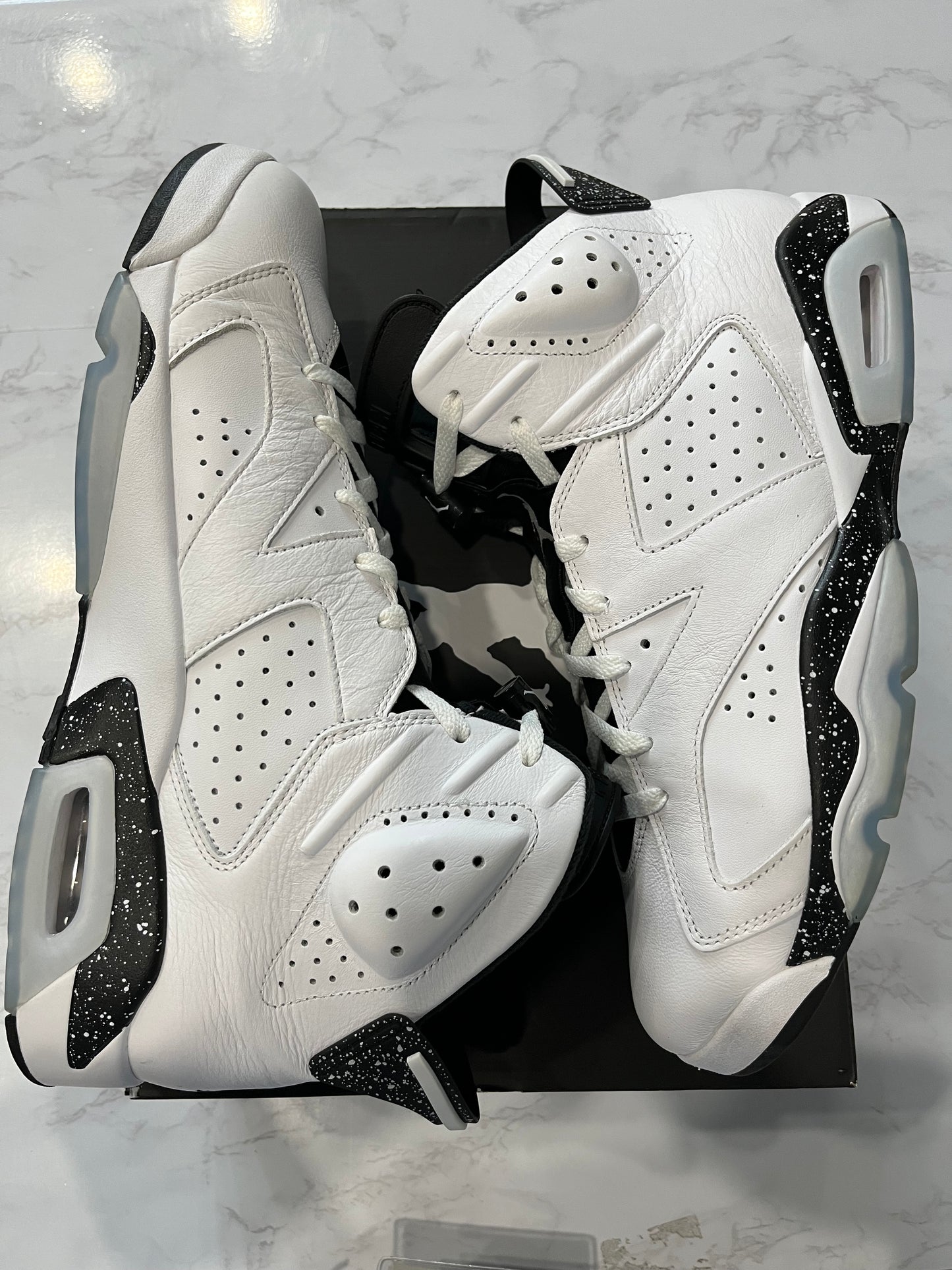 Jordan 6 Retro Reverse Oreo PRE-OWNED