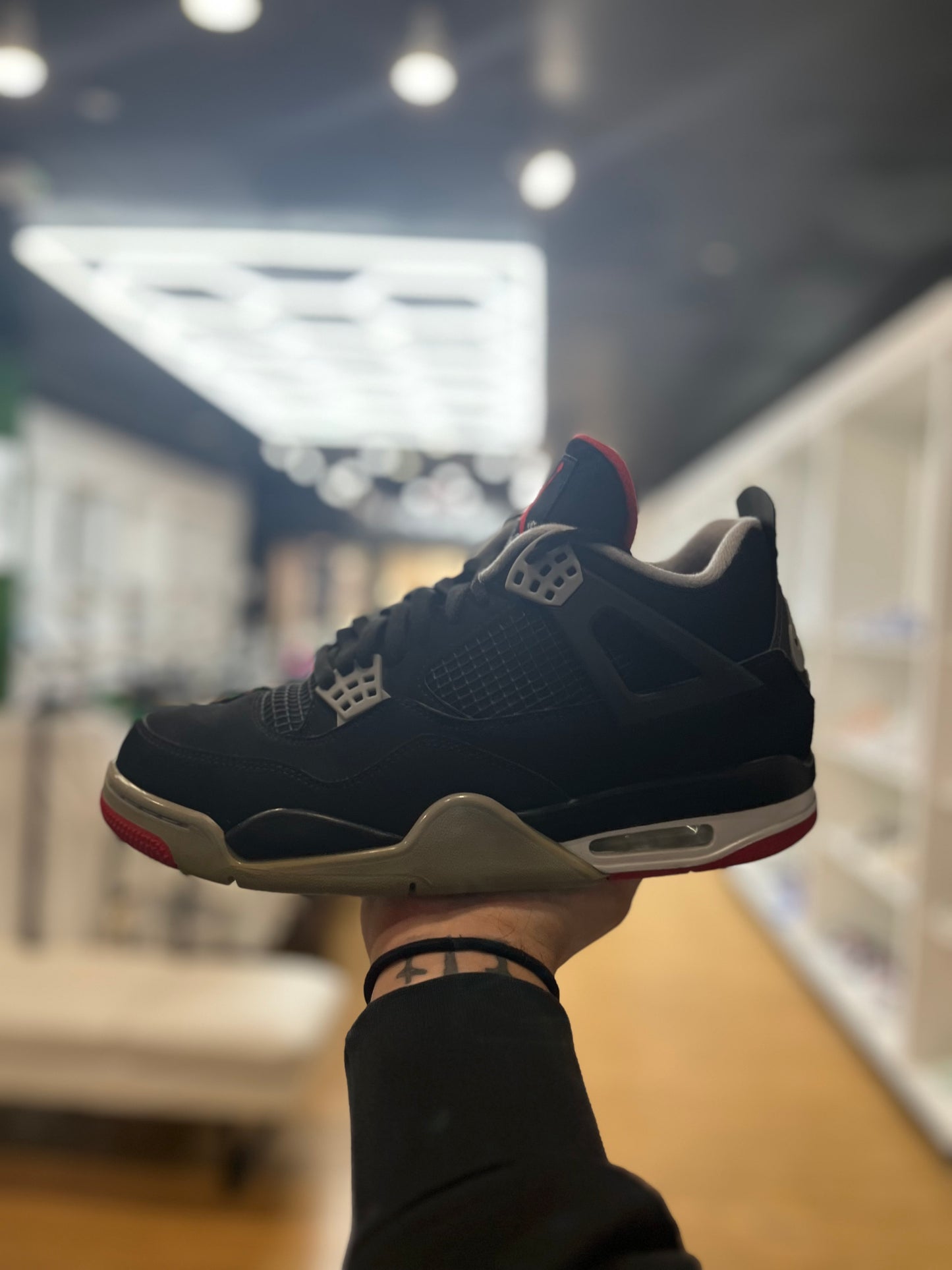 Jordan 4 Retro OG Bred 2019 PRE-OWNED