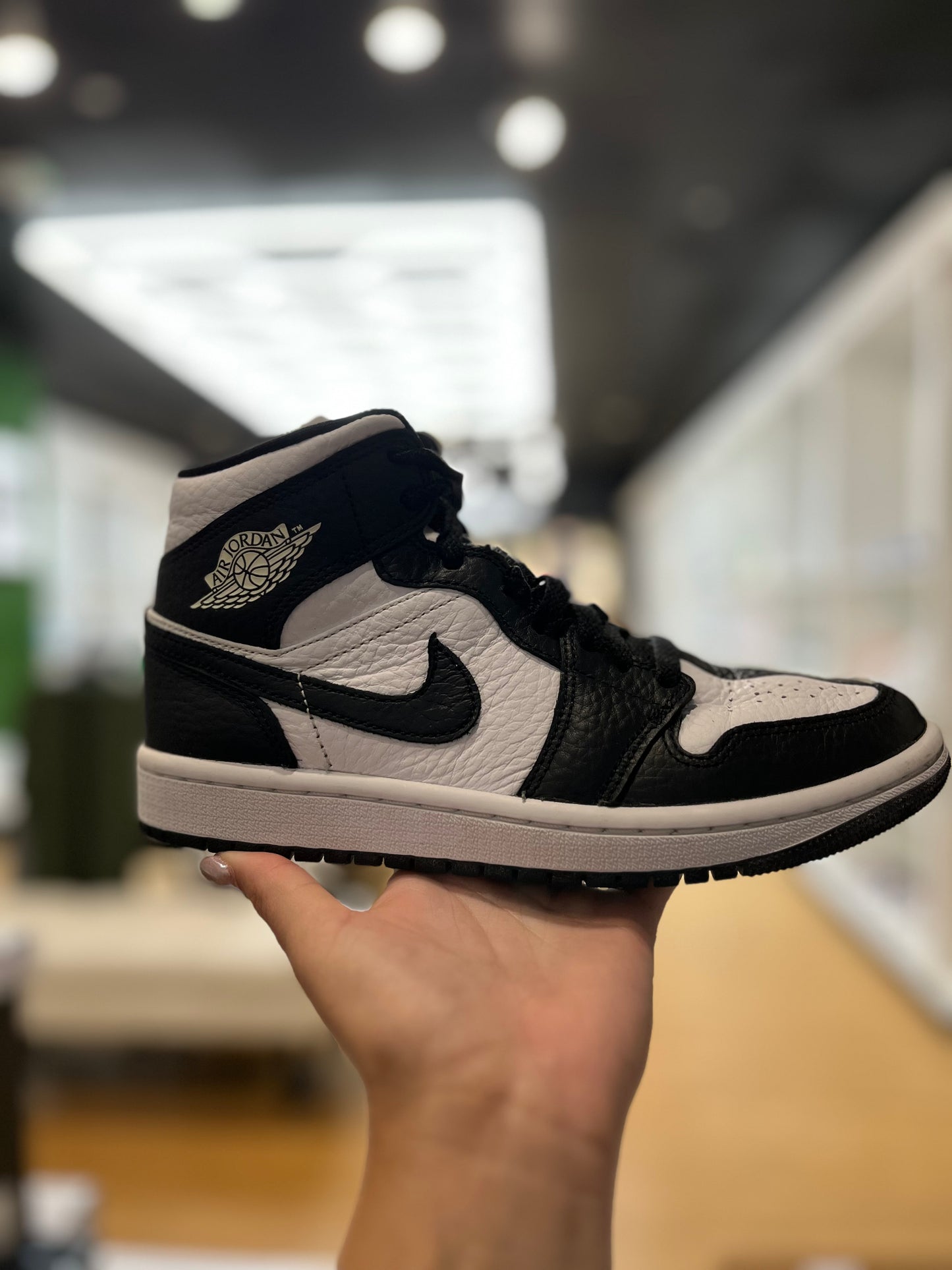 WMNS Jordan 1 Mid Homage PRE-OWNED