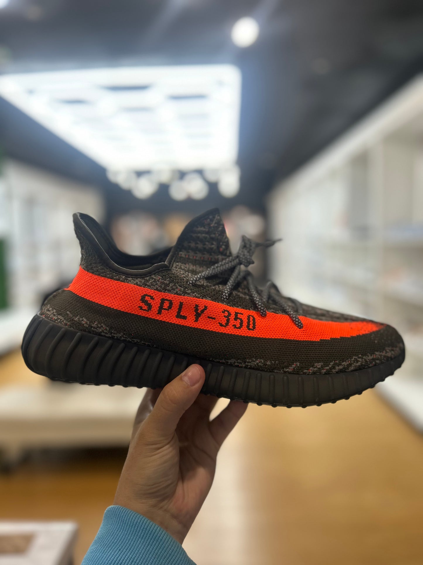 Yeezy Boost 350 V2 Carbon Beluga PRE-OWNED