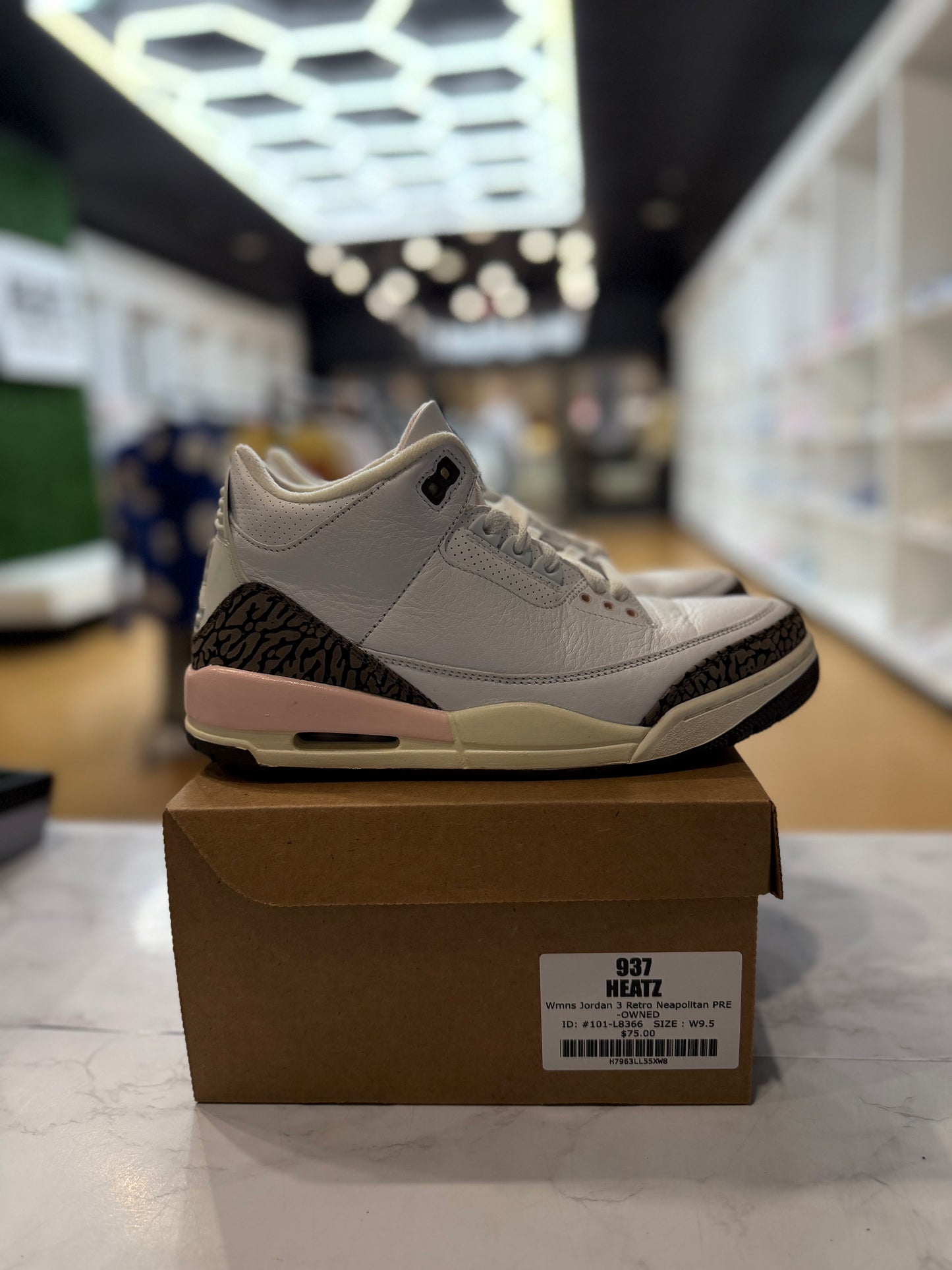 Wmns Jordan 3 Retro Neapolitan PRE-OWNED