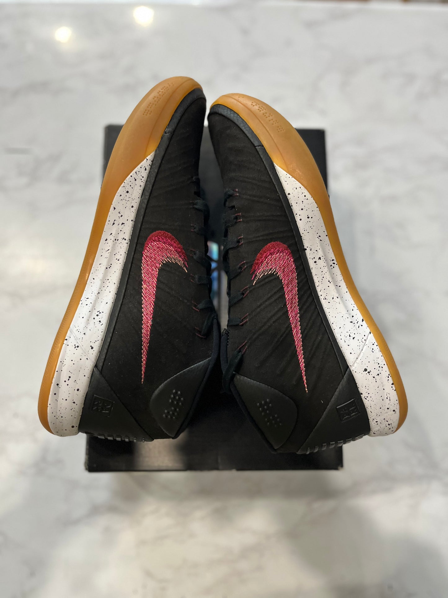 Kobe A D Mid Black Gum PRE-OWNED