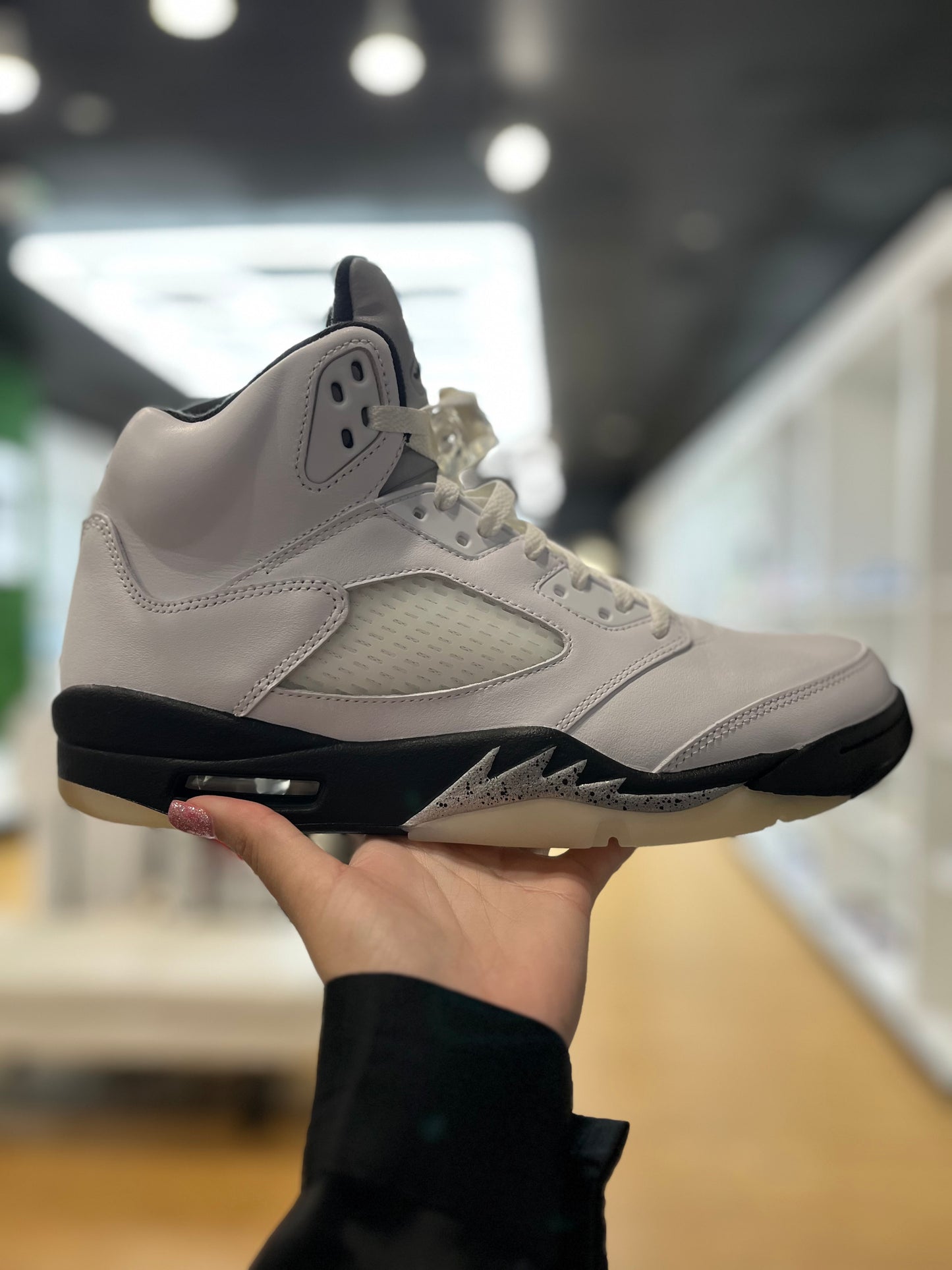 Jordan 5 Retro White Black PRE-OWNED