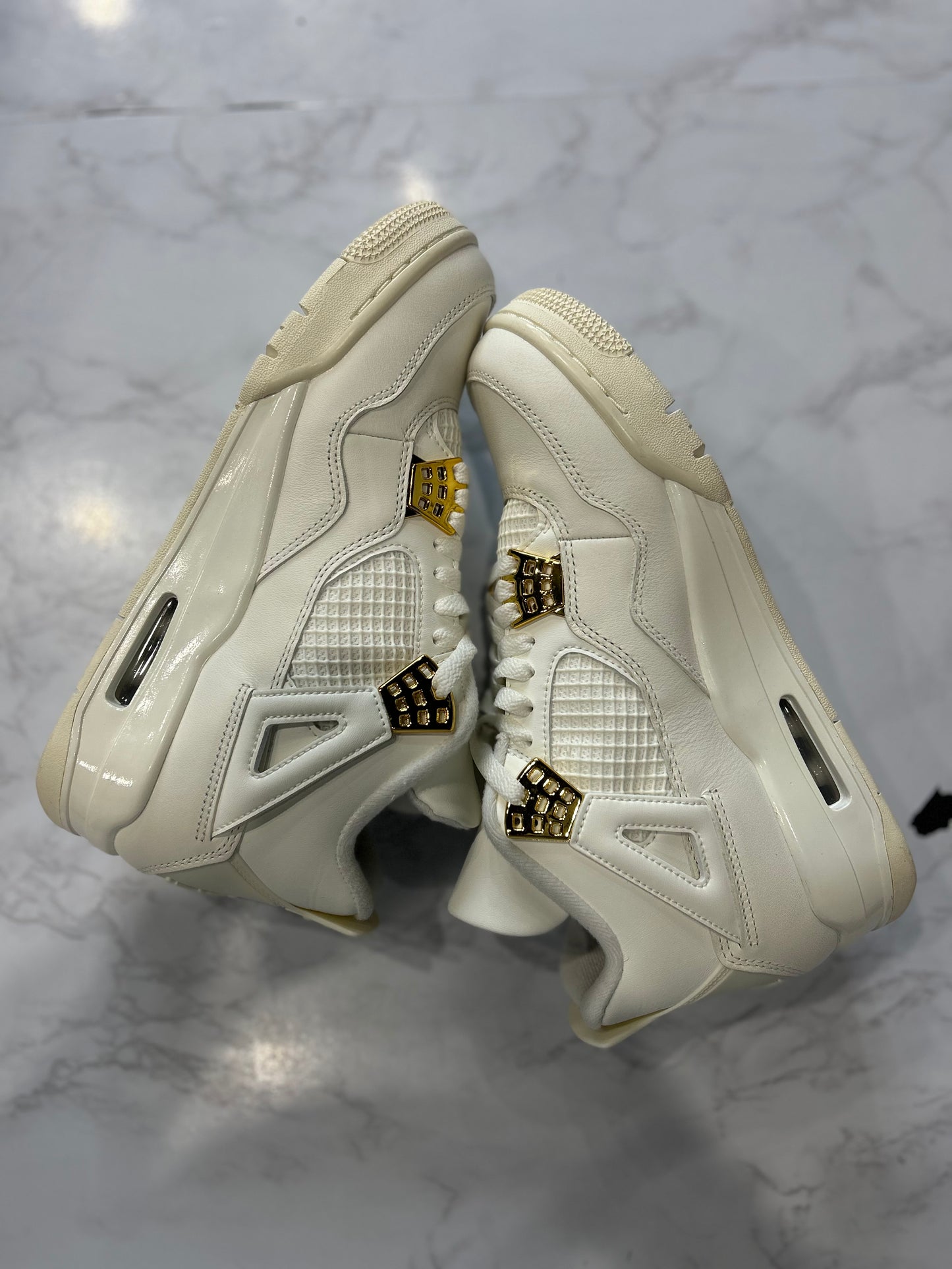 Wmns Jordan 4 Retro Metallic Gold - PRE-OWNED