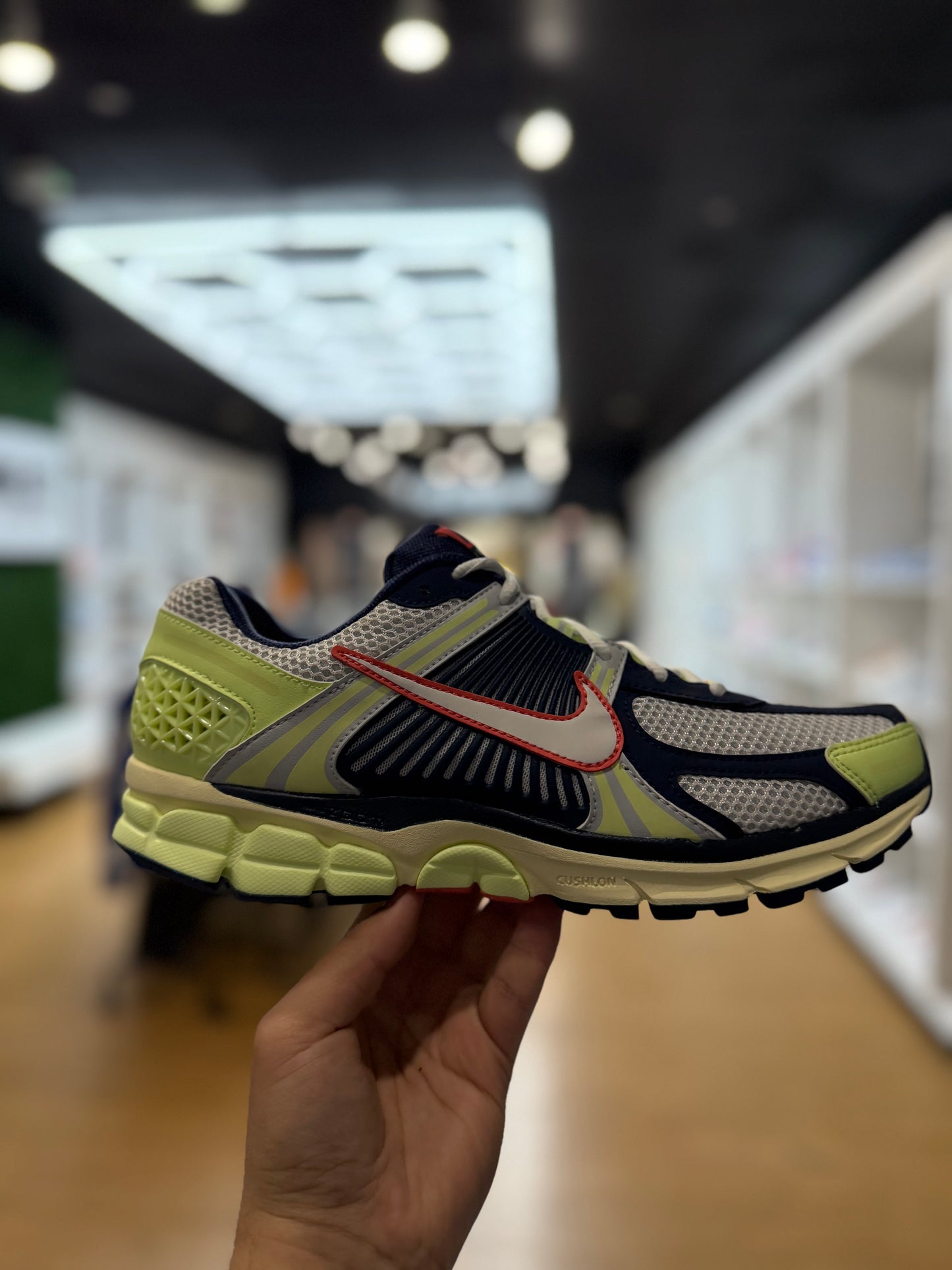 Air Zoom Vomero 5 Barely Volt Midnight Navy PRE-OWNED