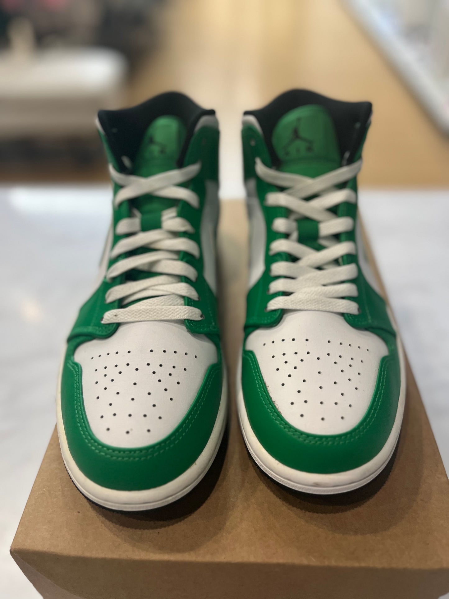 Jordan 1 Mid Lucky Green PRE-OWNED