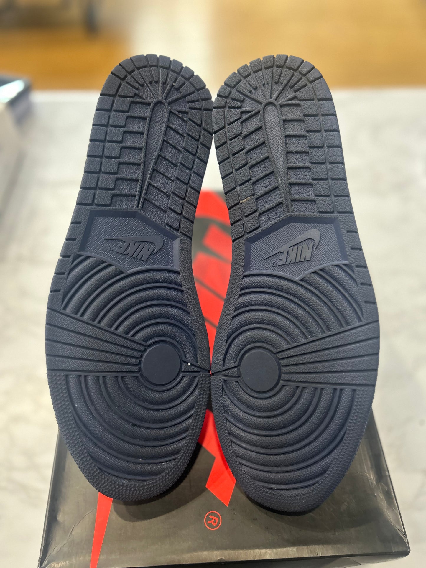 Jordan 1 Retro High OG Metallic Navy PRE-OWNED