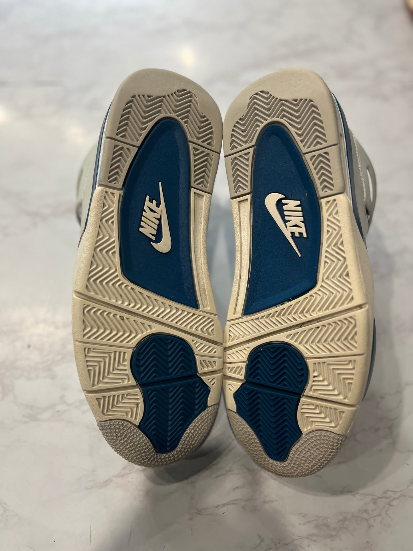 Jordan 4 Retro Military Blue 2024 PRE-OWNED