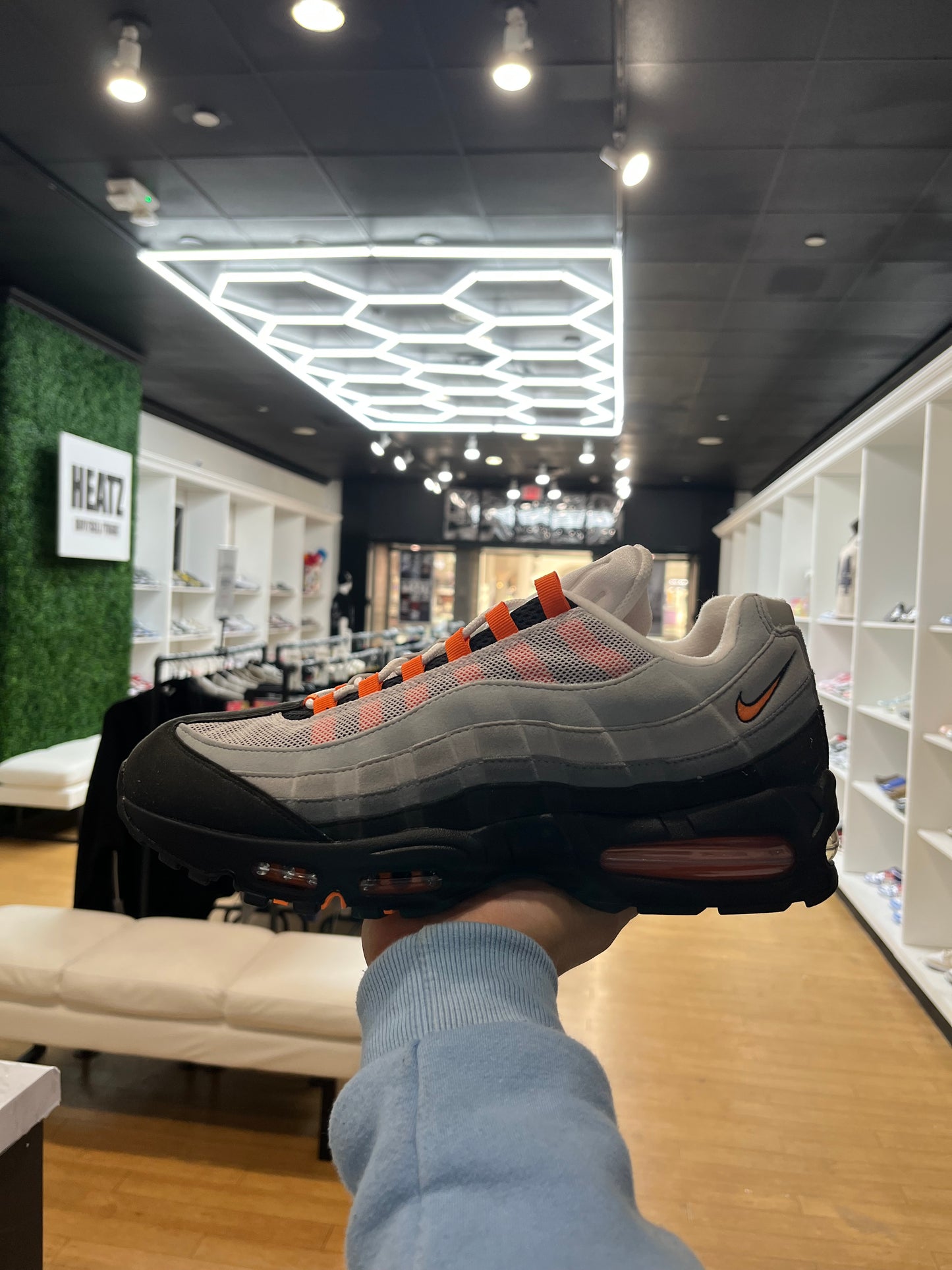Air Max 95 OG Bright Mandarin PRE-OWNED