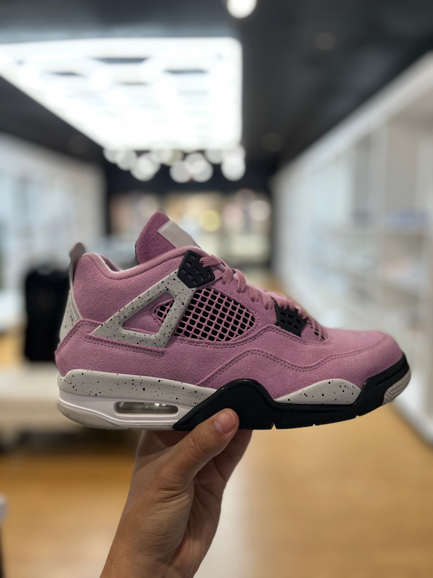 Wmns Jordan 4 Retro Orchid PRE-OWNED