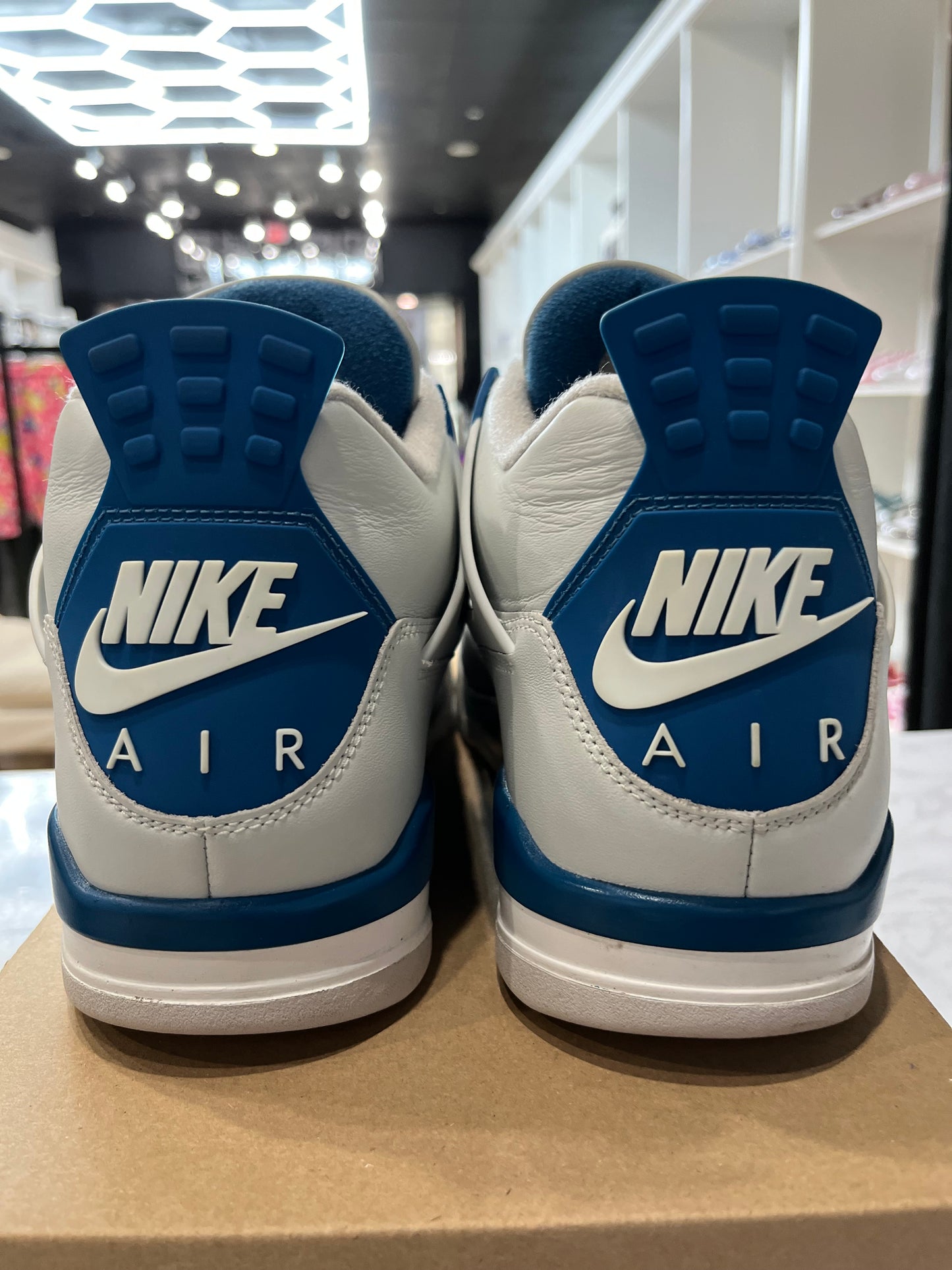 Jordan 4 Retro Military Blue 2024 PRE-OWNED