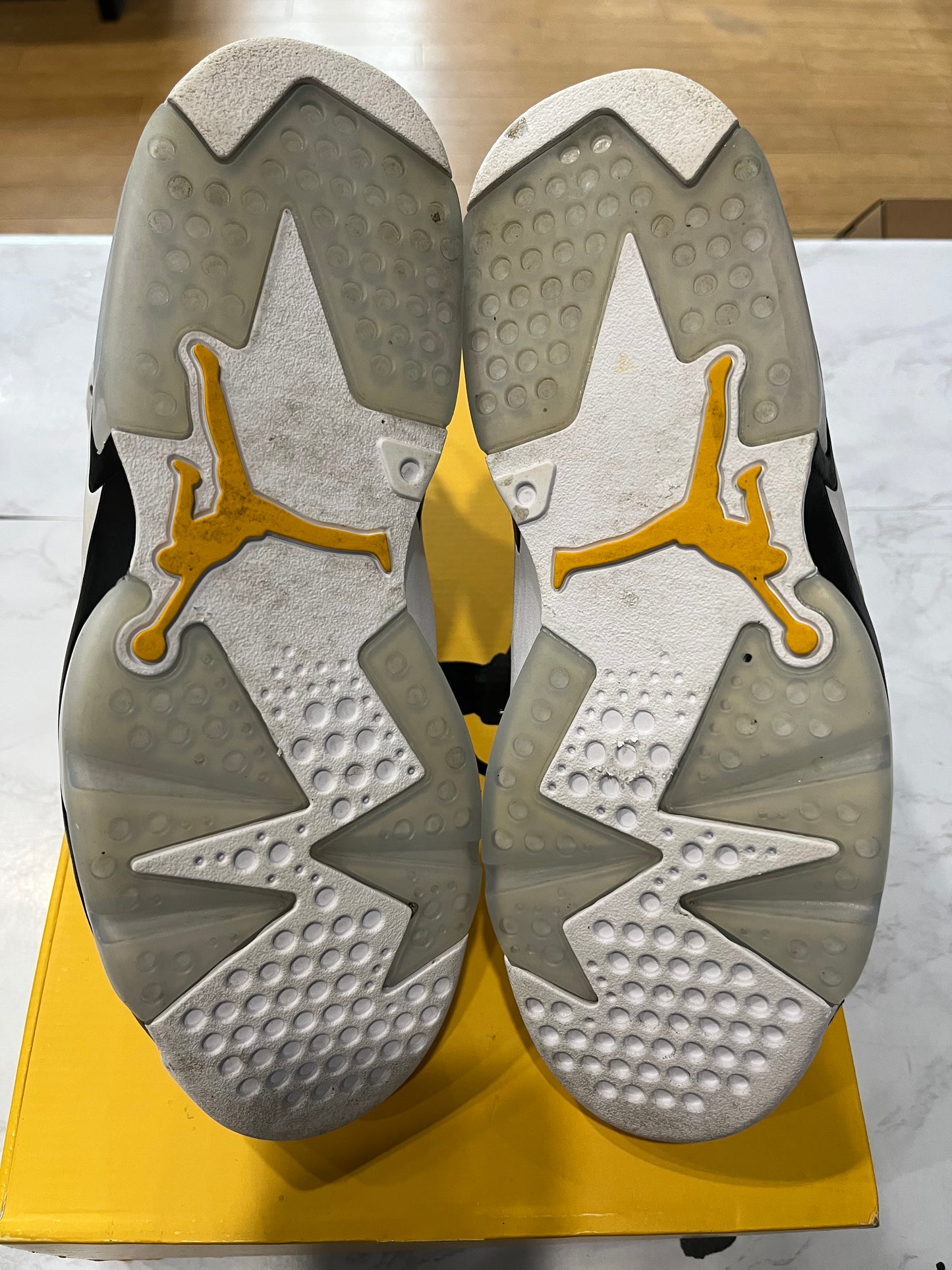 Jordan 6 Retro Yellow Ochre PRE-OWNED