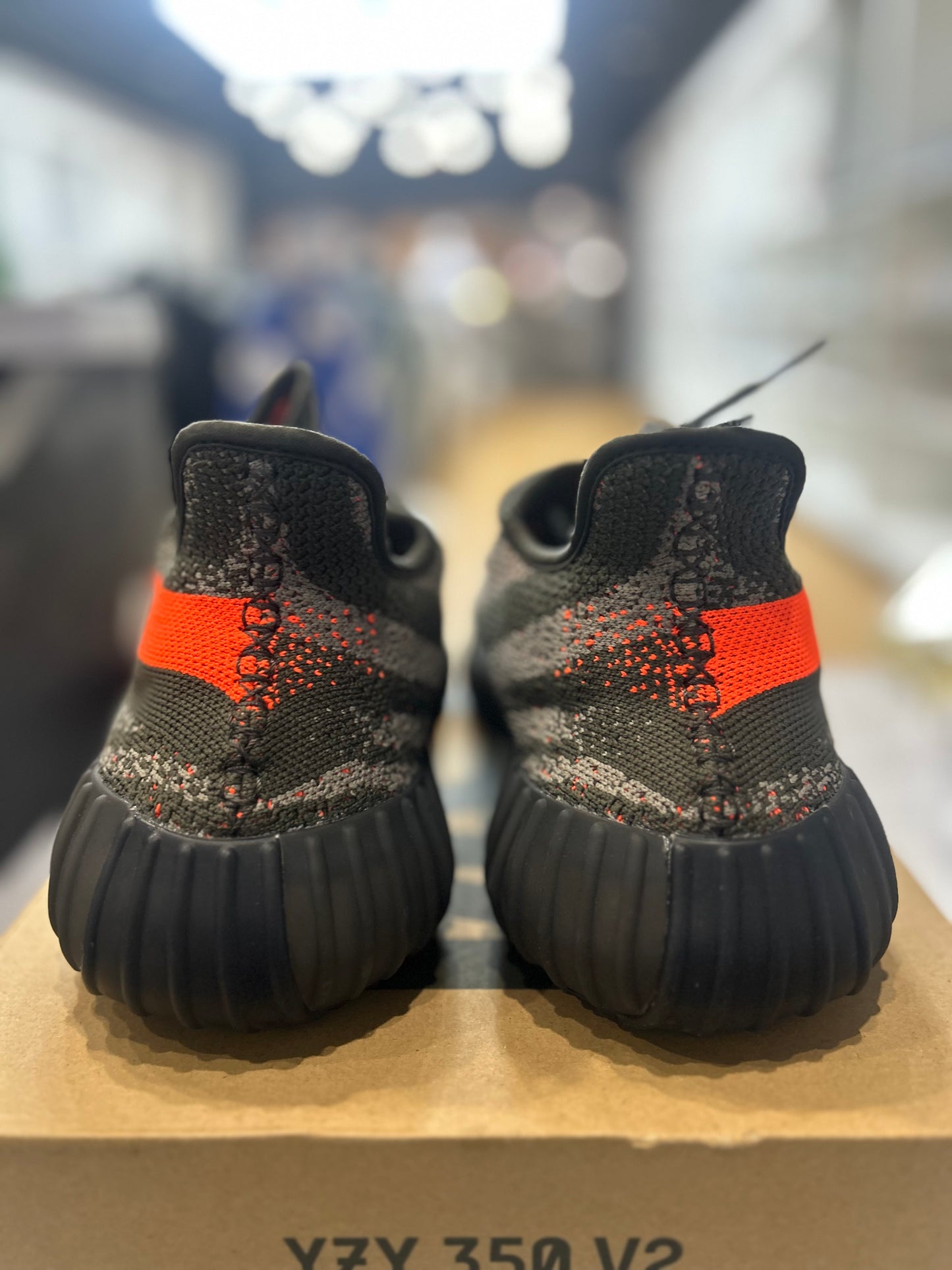 Yeezy Boost 350 V2 Carbon Beluga PRE-OWNED