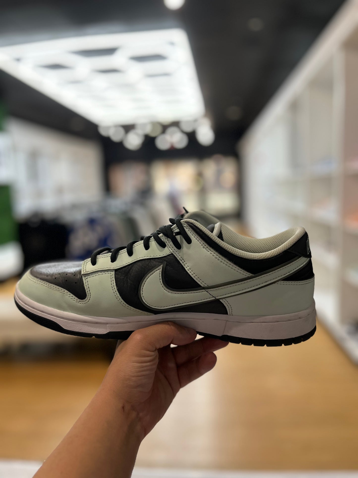 Dunk Low Premium Barely Green PRE-OWNED